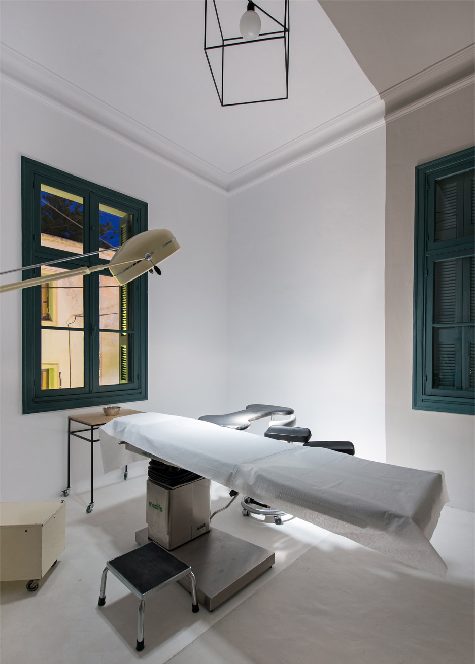 dARCHstudio designs plastic surgery practice in Greece