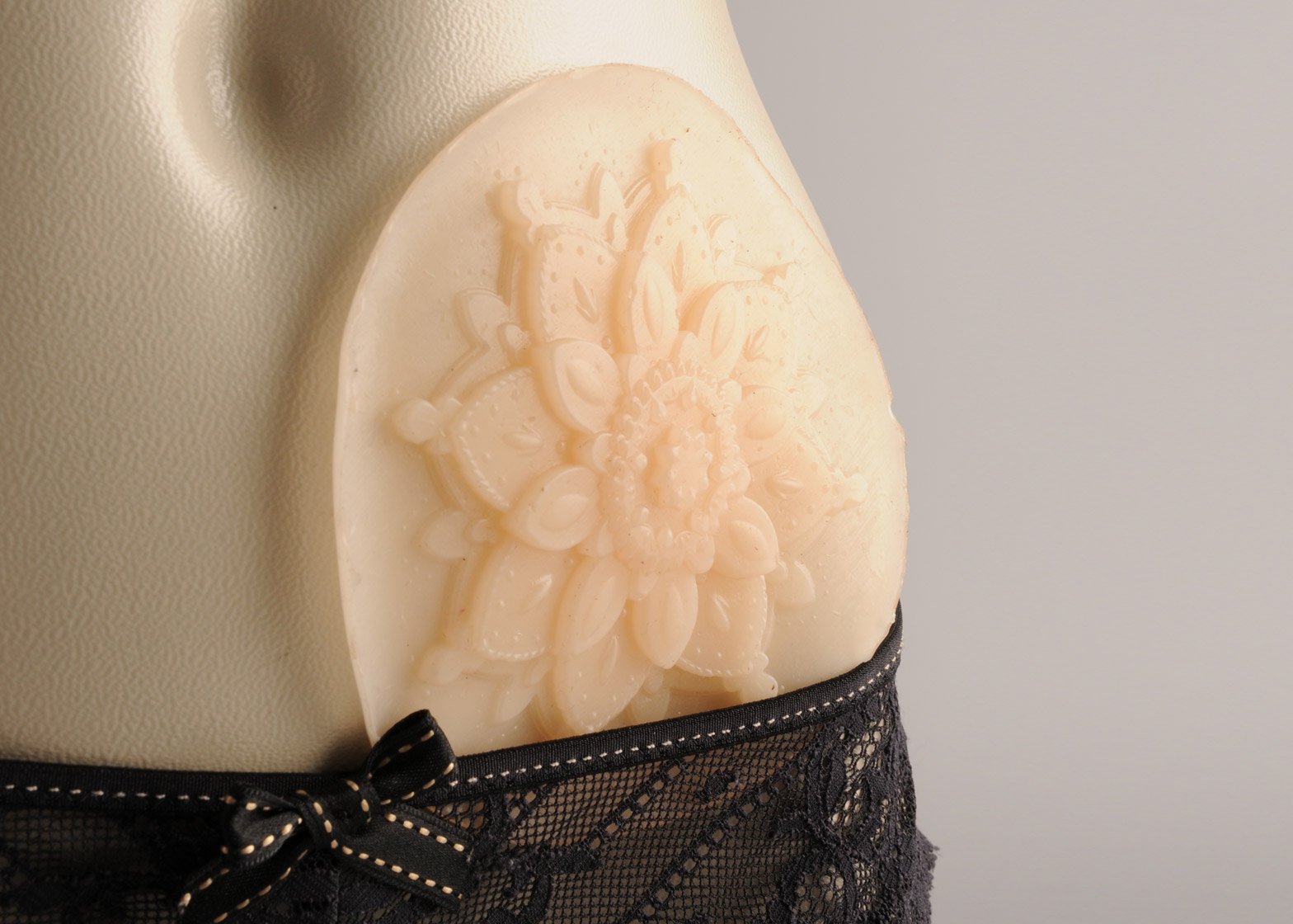 Stephanie Monty designs colostomy bag for intimate moments