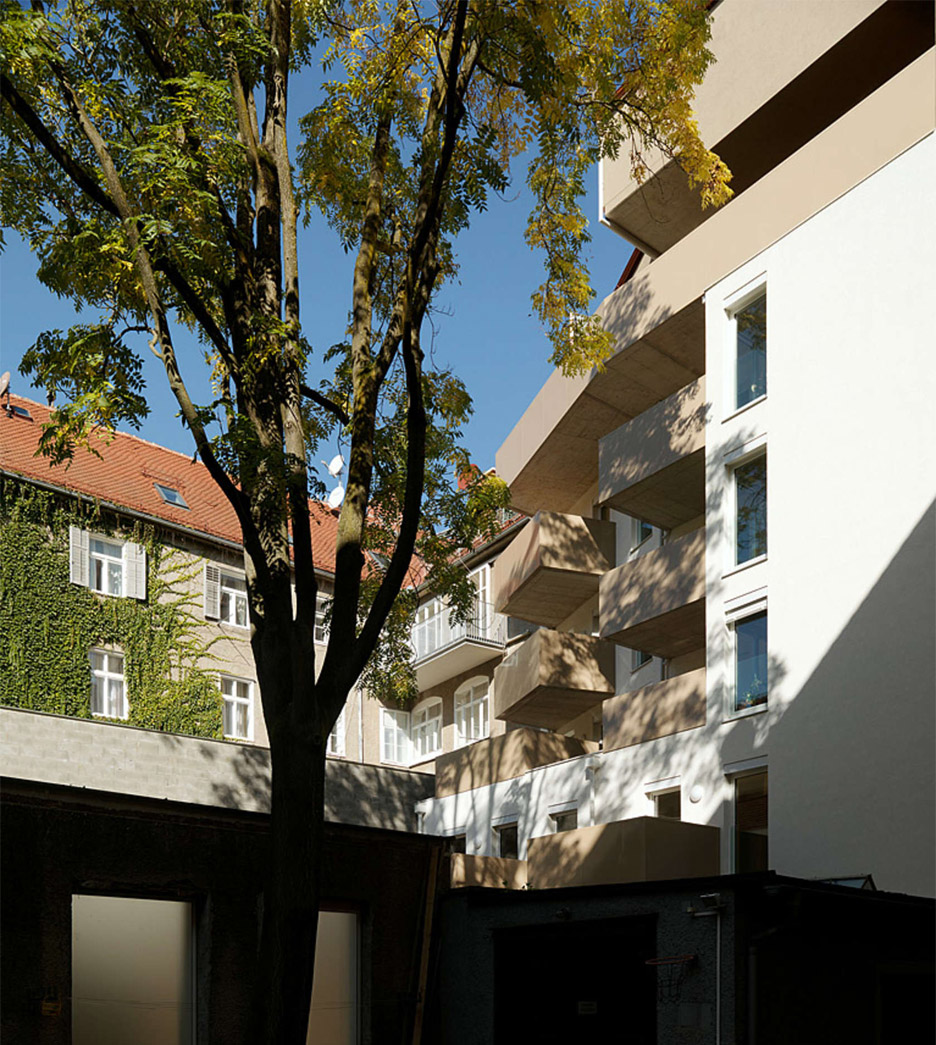 The Stadthaus Ballhausgasse or Broken Mirror house in Austria by Hope of Glory architektur