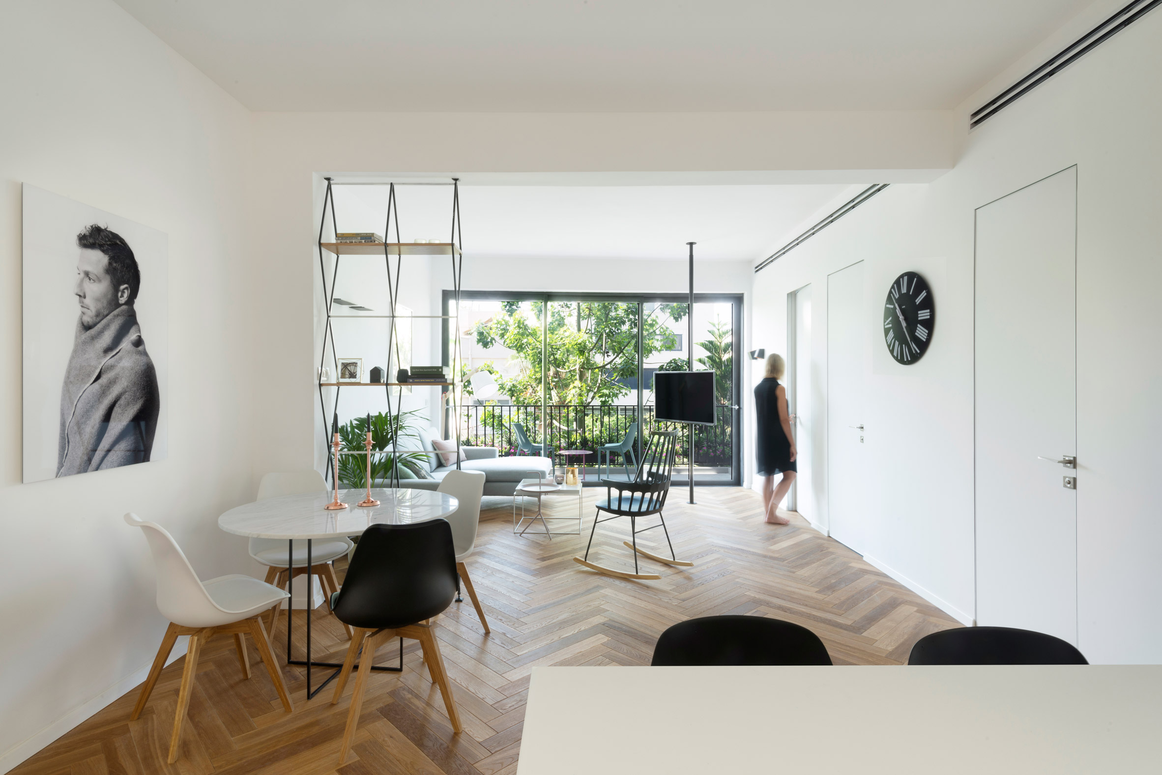 Maayan Zusman lines Tel Aviv apartment with herringbone flooring