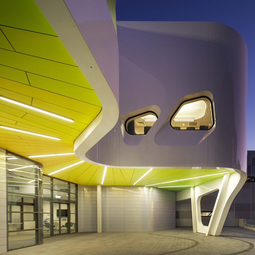 WAIS High Performance Service Centre by Dwpsuters in Perth, Australia. Photograph by Robert Frith