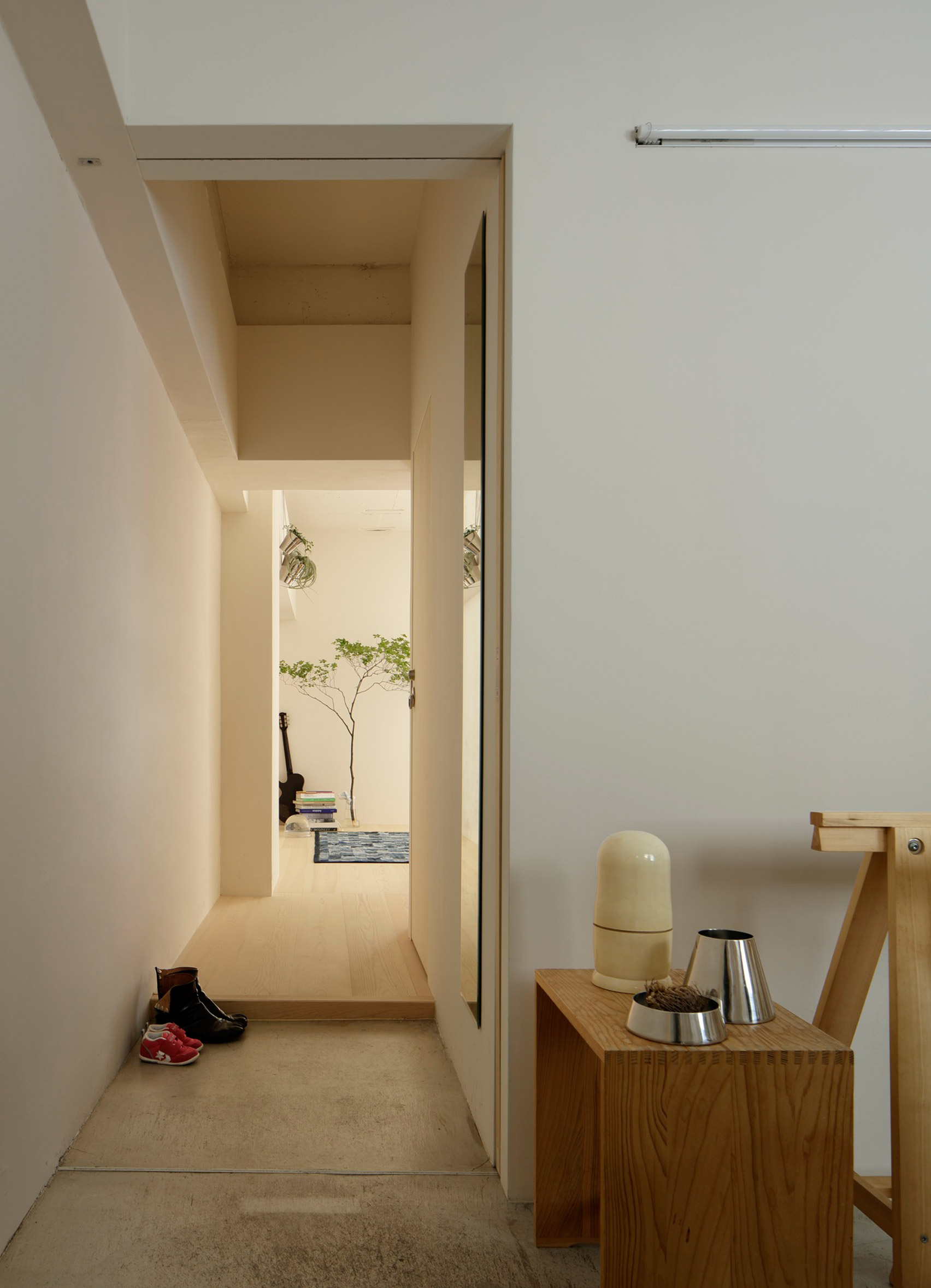 Minorpoet applies traditional Japanese design to a renovated apartment in Tokyo