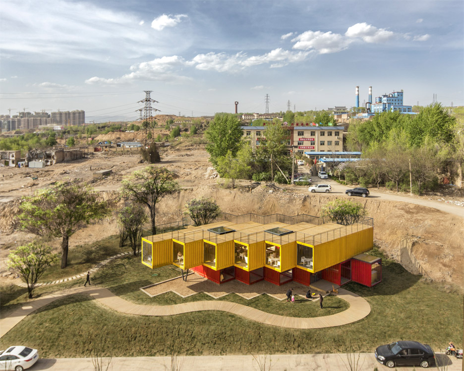 container-stack-pavilion-peoples-architecture-office-shanxi-china-shipping-containers-temporary-structure_dezeen_936_4