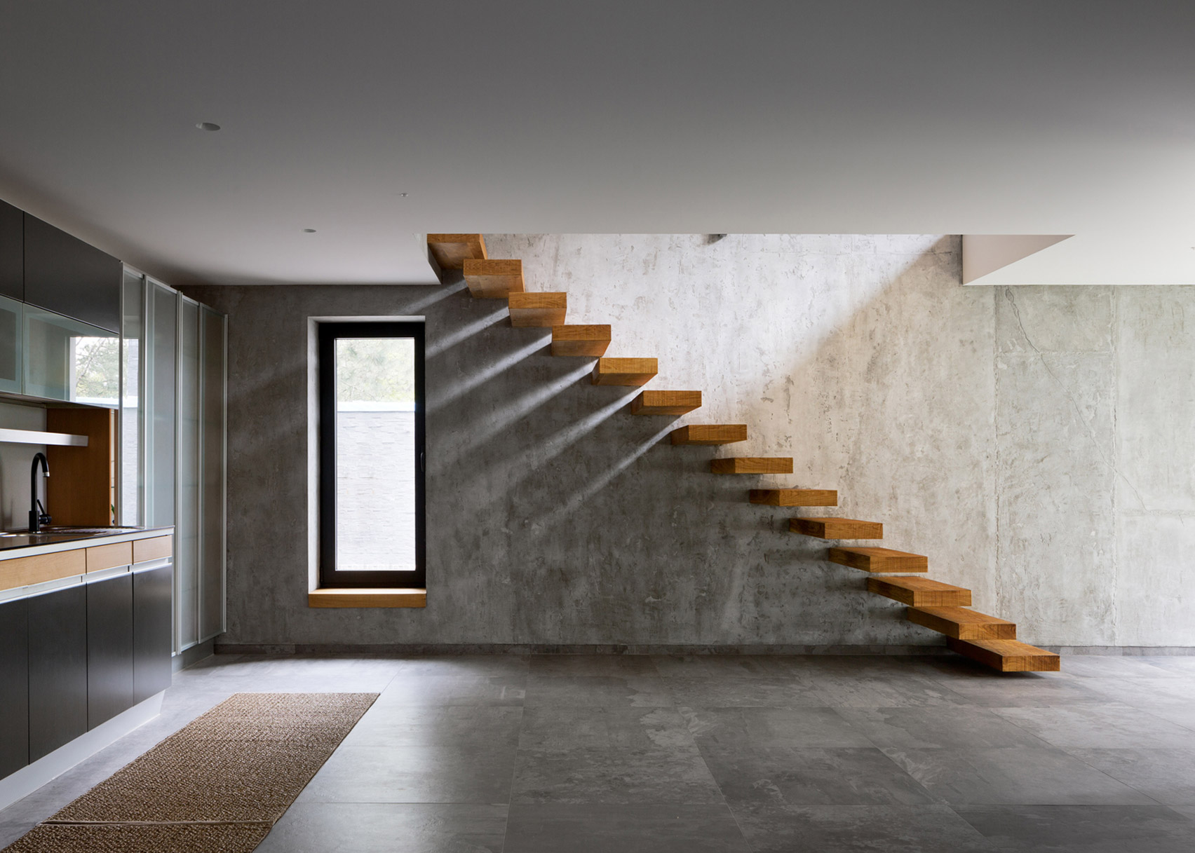 eight-homes-with-characterful-floating-staircases-that-appear-to-defy-gravity