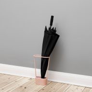 Mika Tolvanen designs minimal umbrella stand for NakNak