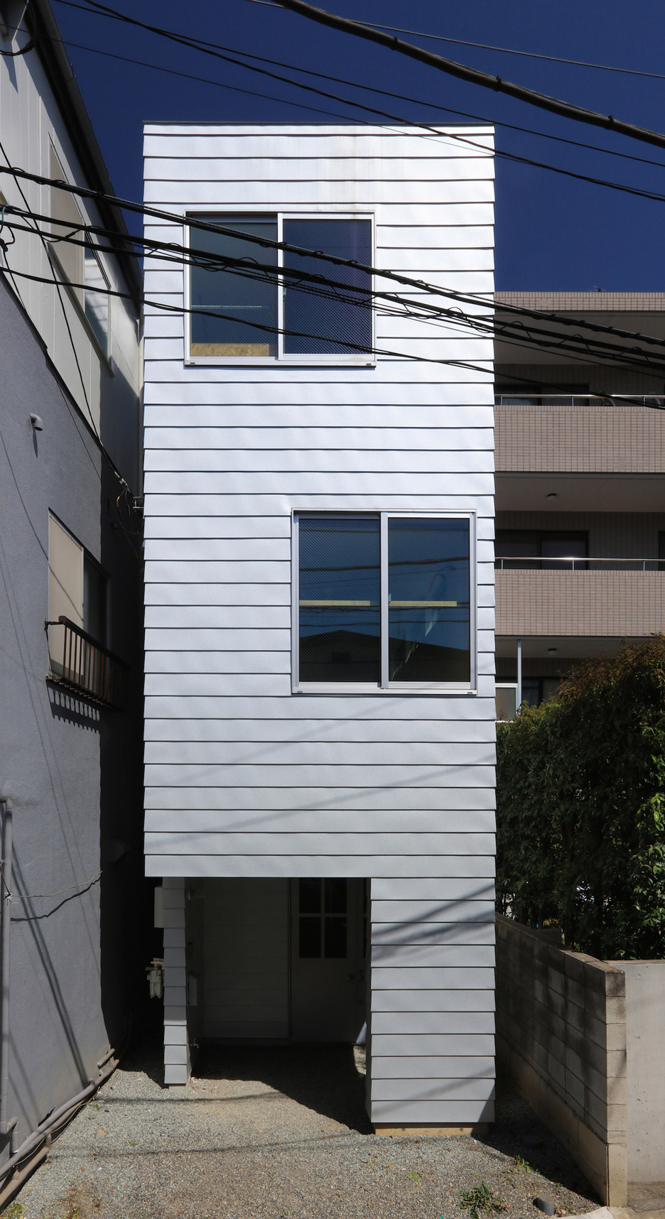 Four-metre-wide House in Hommachi built in Tokyo by Atelier HAKO Architects