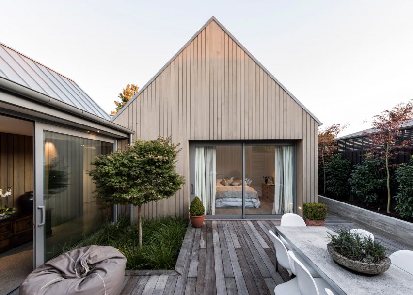 Case Ornsby Completes Cedar Clad House In Christchurch