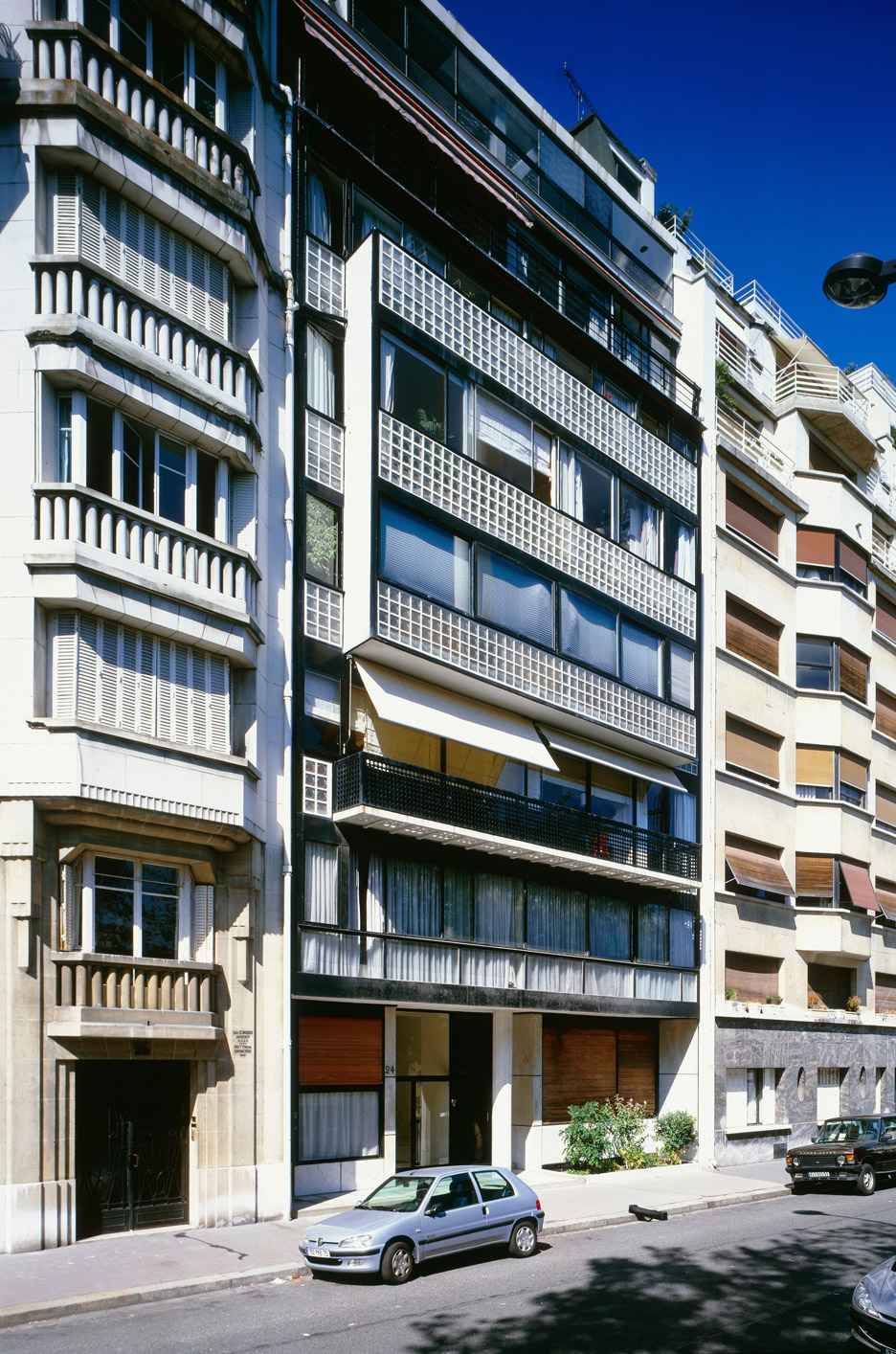 Immeuble Molitor by Le Corbusier