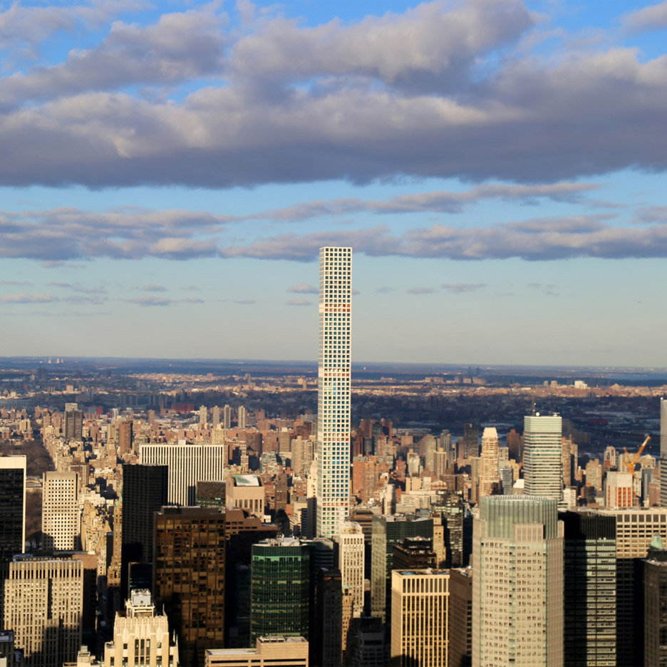 432 Park, by Rafael Viñoly, has attracted criticism for it's size. Photograph is by Arturo Pardavilla
