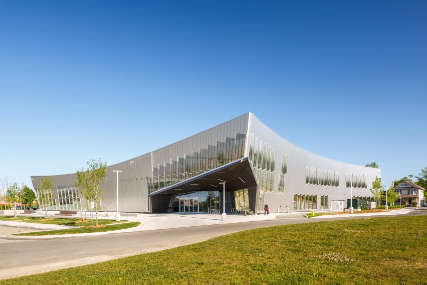 Vaughan Public Library by ZAS