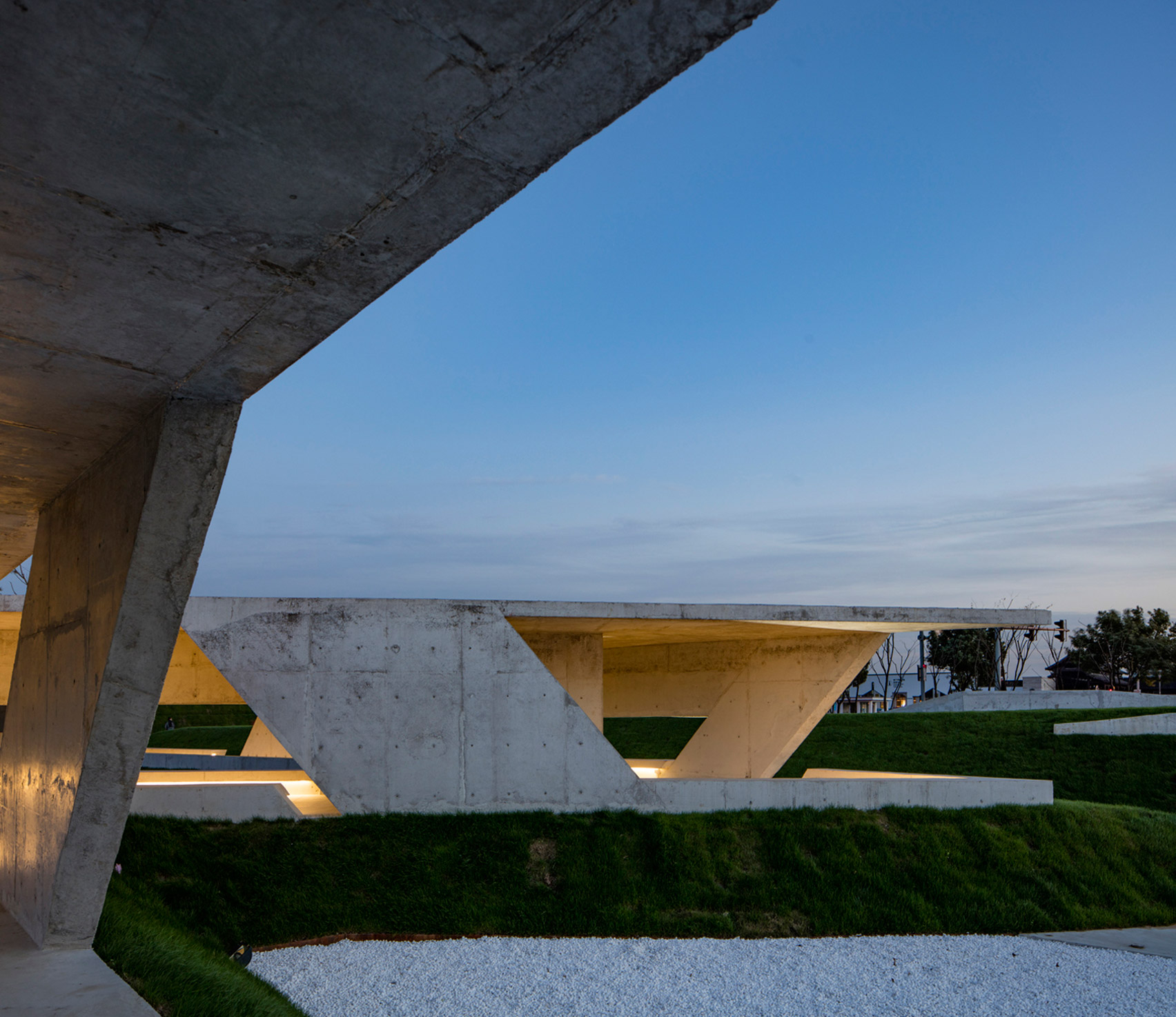 Zigzagging concrete "veranda" built in Shanghai agricultural park