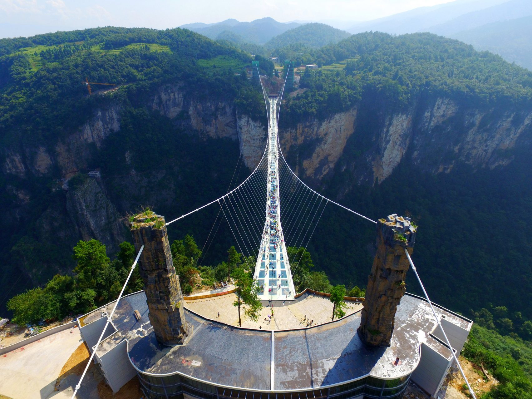 Jembatan Kaca Tertinggi Dan Terpanjang Di Cina - Ikons.id