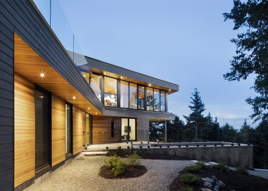 V shaped house by Bourgeois Lechasseur overlooks Quebec forest