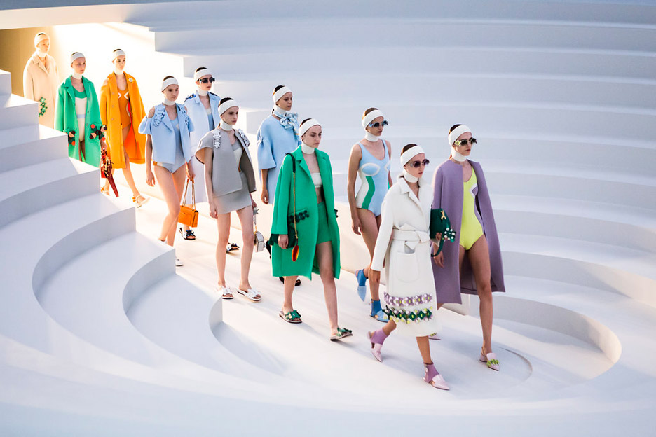 Anya Hindmarch presents Spring Summer 2017 collection on amphitheatre catwalk