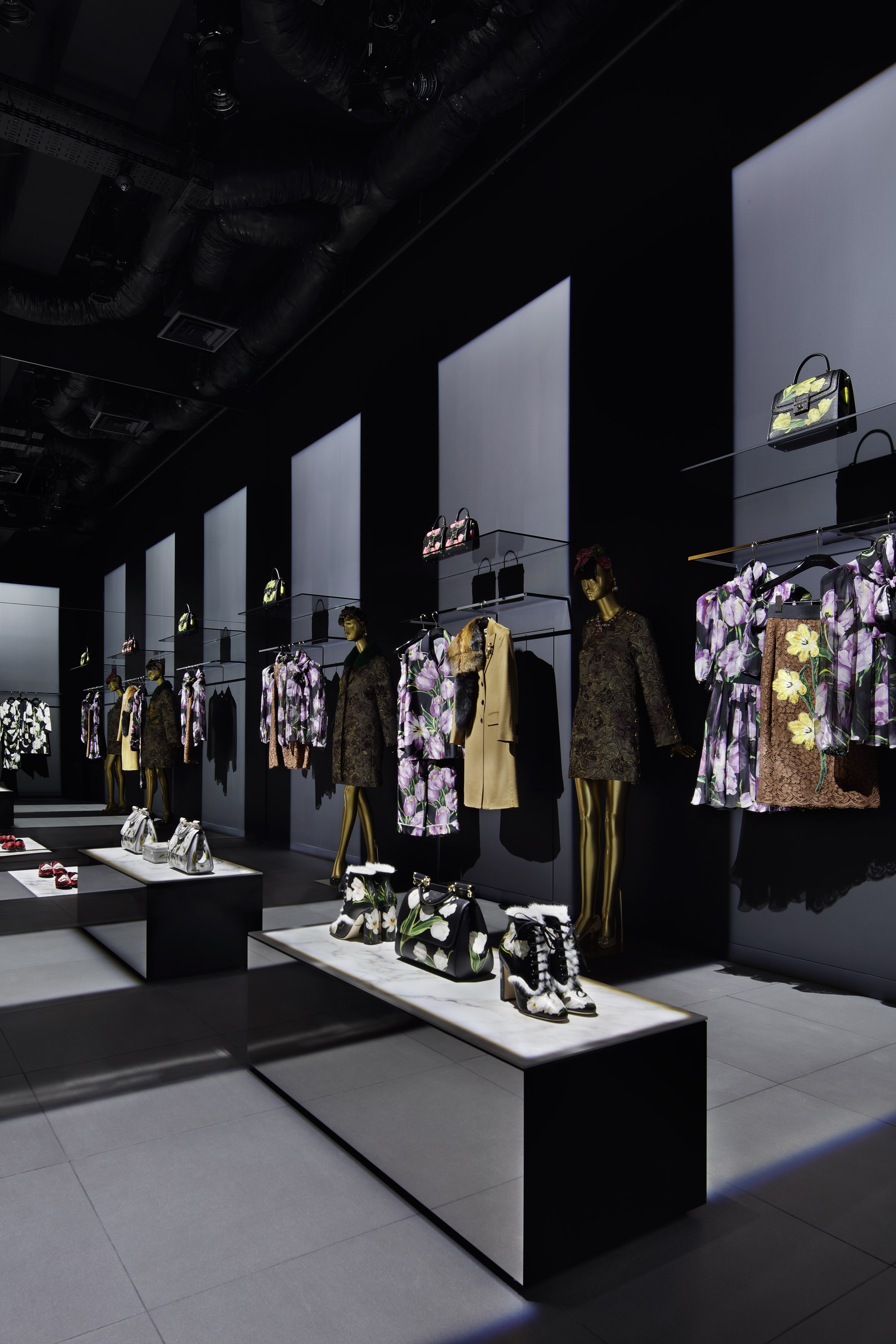 Dolce&Gabbana, Tokyo Aoyama new boutique by Gwenael Nicolas