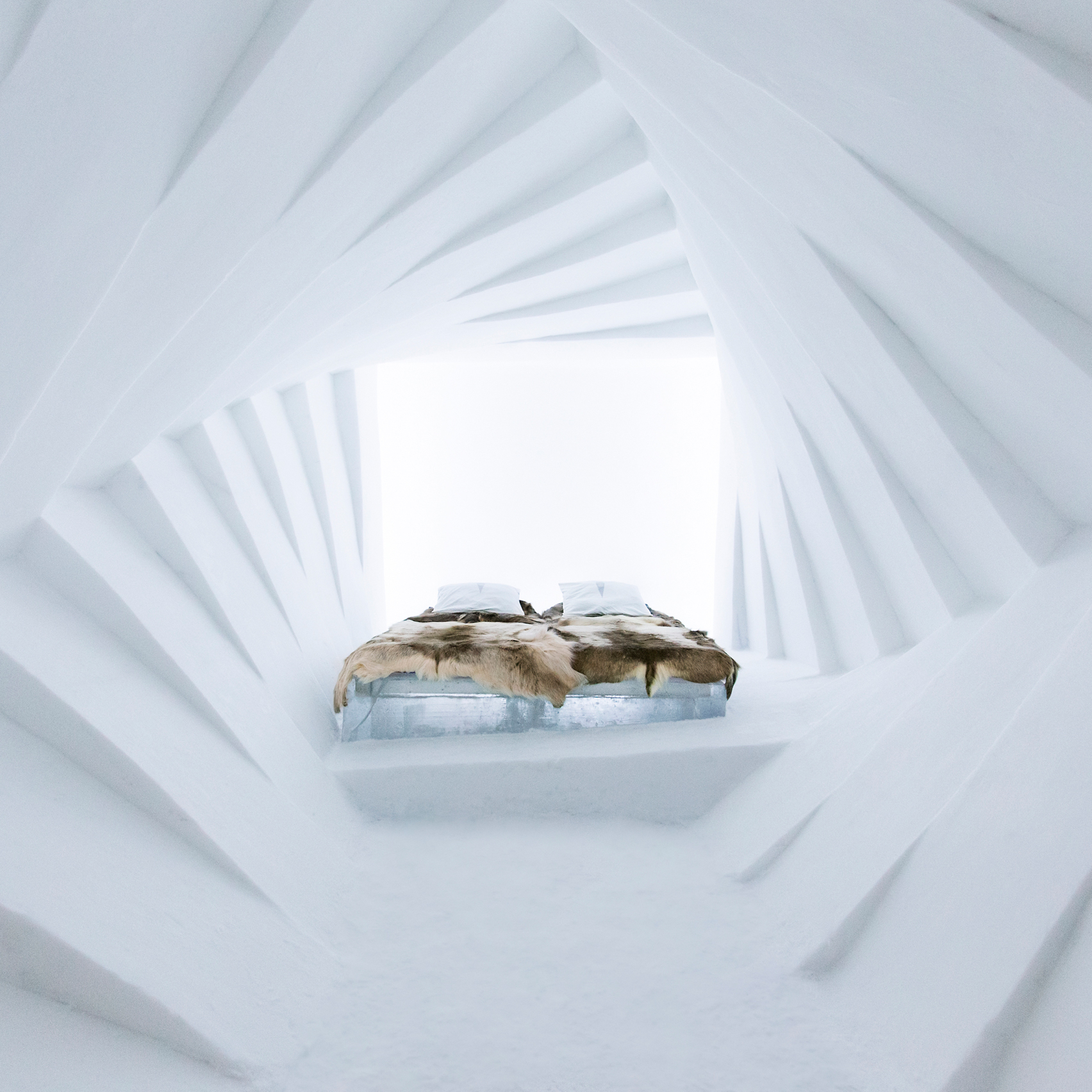 hotel-interior-ice-hotel-dezeen-pinterest-sq