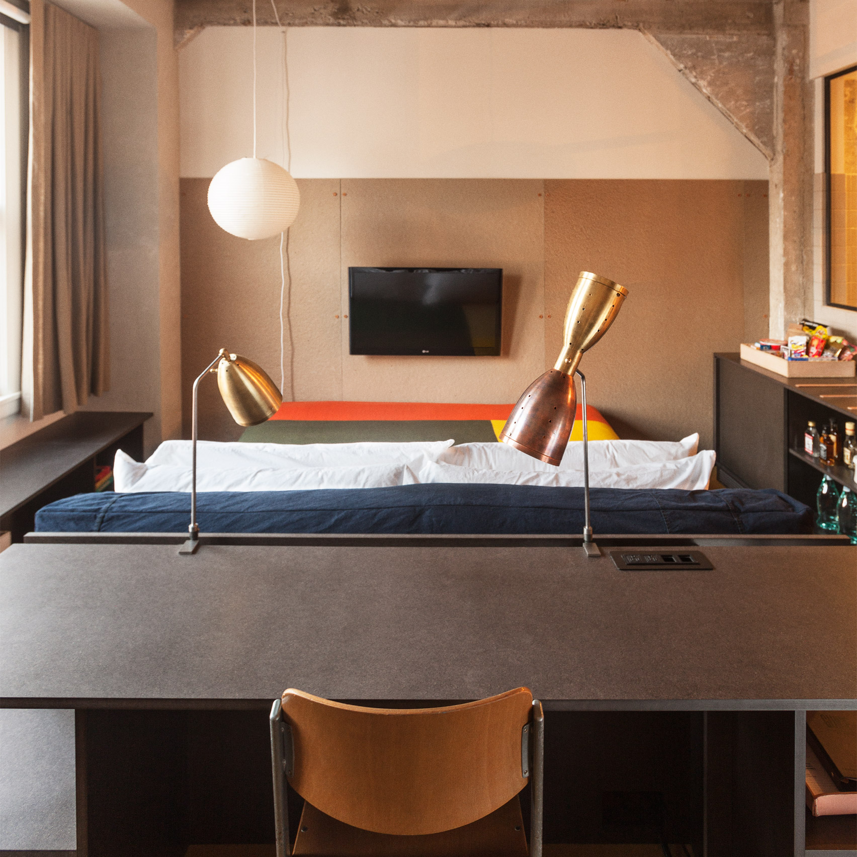 hotel-room-interiors-dezeen-pinterest-boards_dezeen_1704_col_14