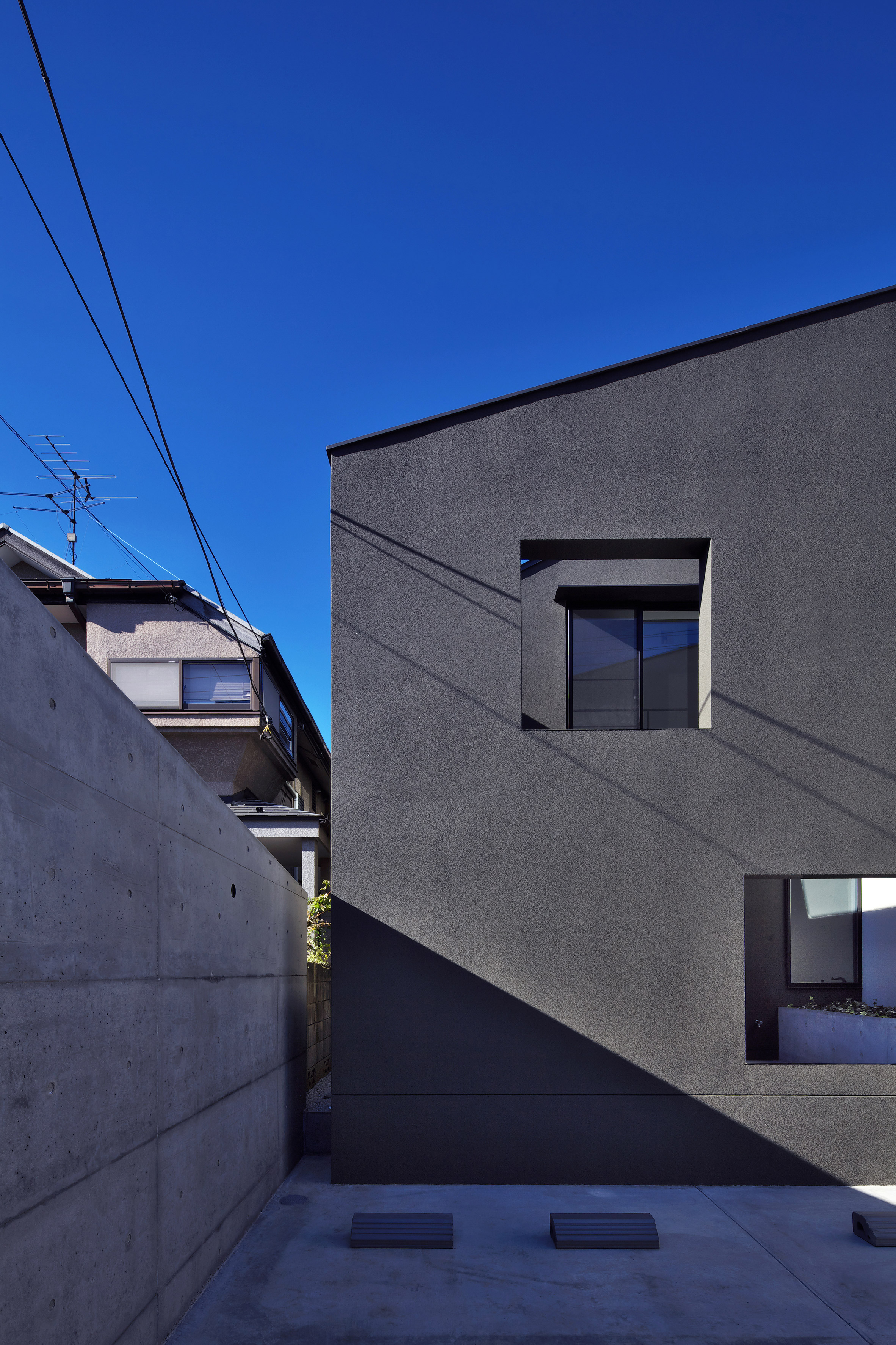 house-of-fluctuations-satoru-hirota-architects-architecture-tokyo-japan-residential_dezeen_2364_col_16