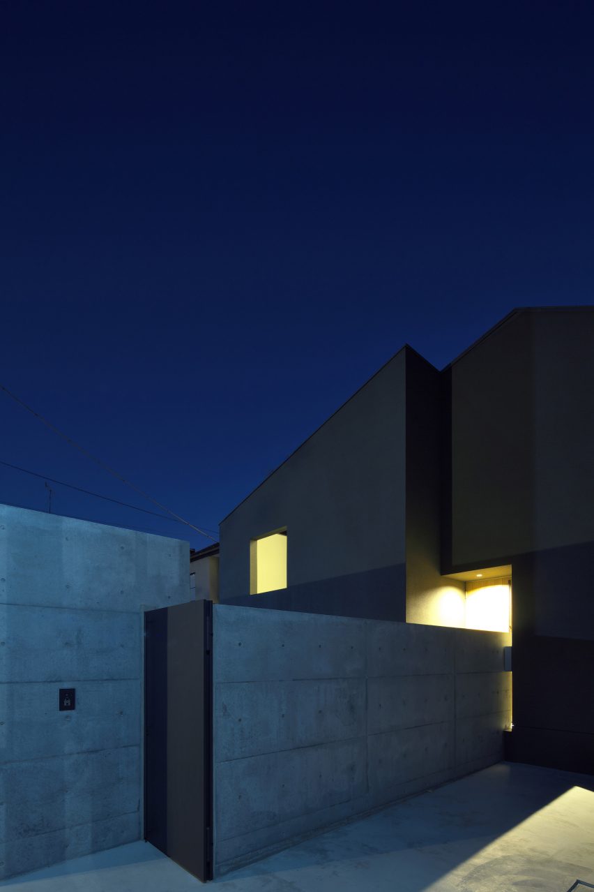 house-of-fluctuations-satoru-hirota-architects-architecture-tokyo-japan-residential_dezeen_2364_col_38