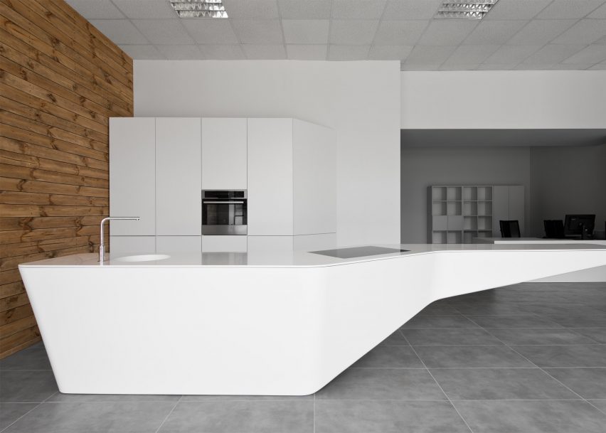 Rimartus designs kitchen based on the silhouette of a flying bird  11 of 11; Imprimere Wing Kitchen