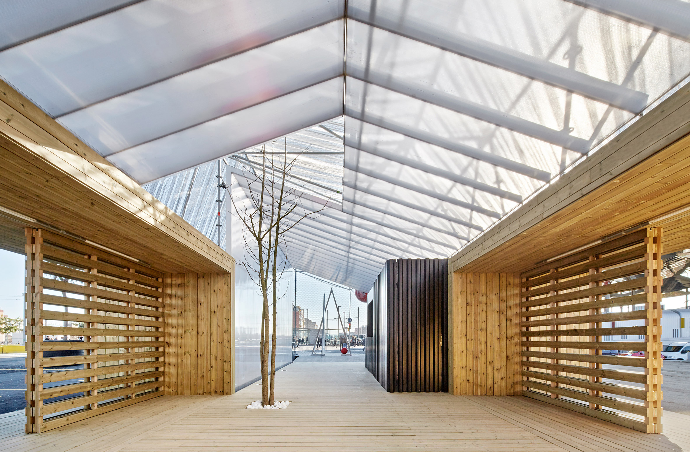 Information Point in Glorias Square by Peris + Toral Arquitectes