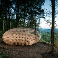 Giles Miller designs shingle-covered pavilion for English countryside