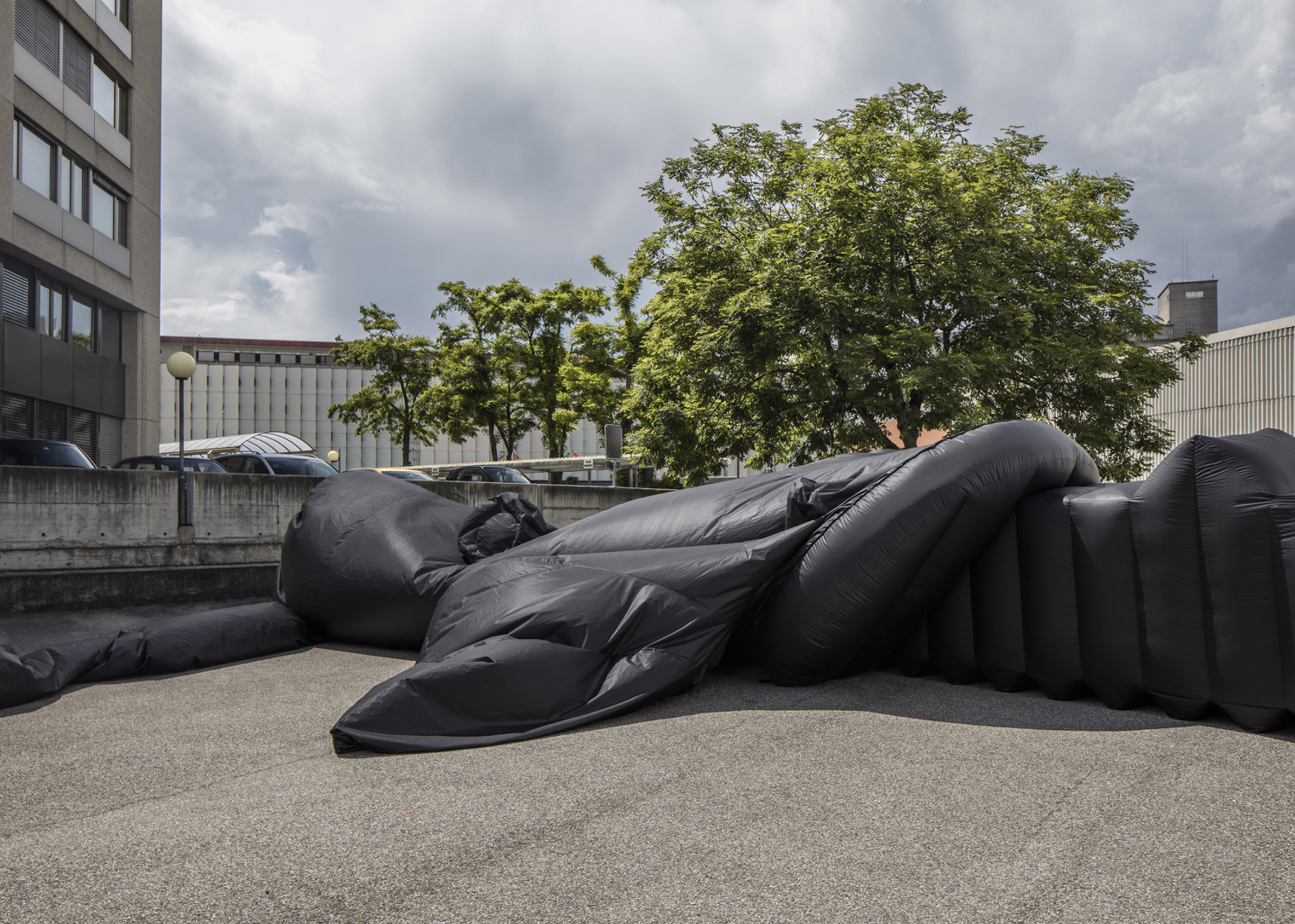 shelter-architecture-black-inflatable-installation-pvc-bureau-a_dezeen_2364_col_4