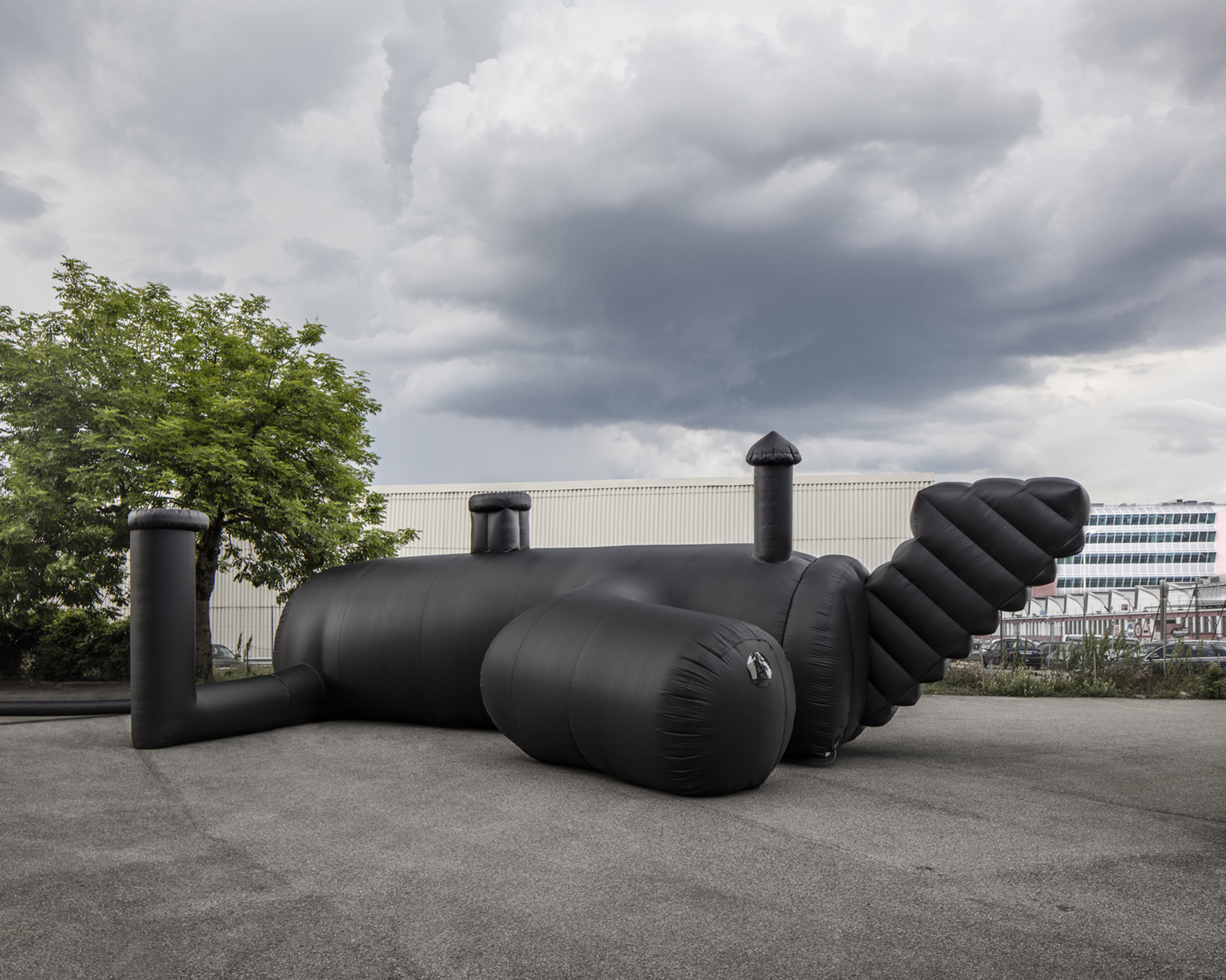 shelter-architecture-black-inflatable-installation-pvc-bureau-a_dezeen_2364_col_5