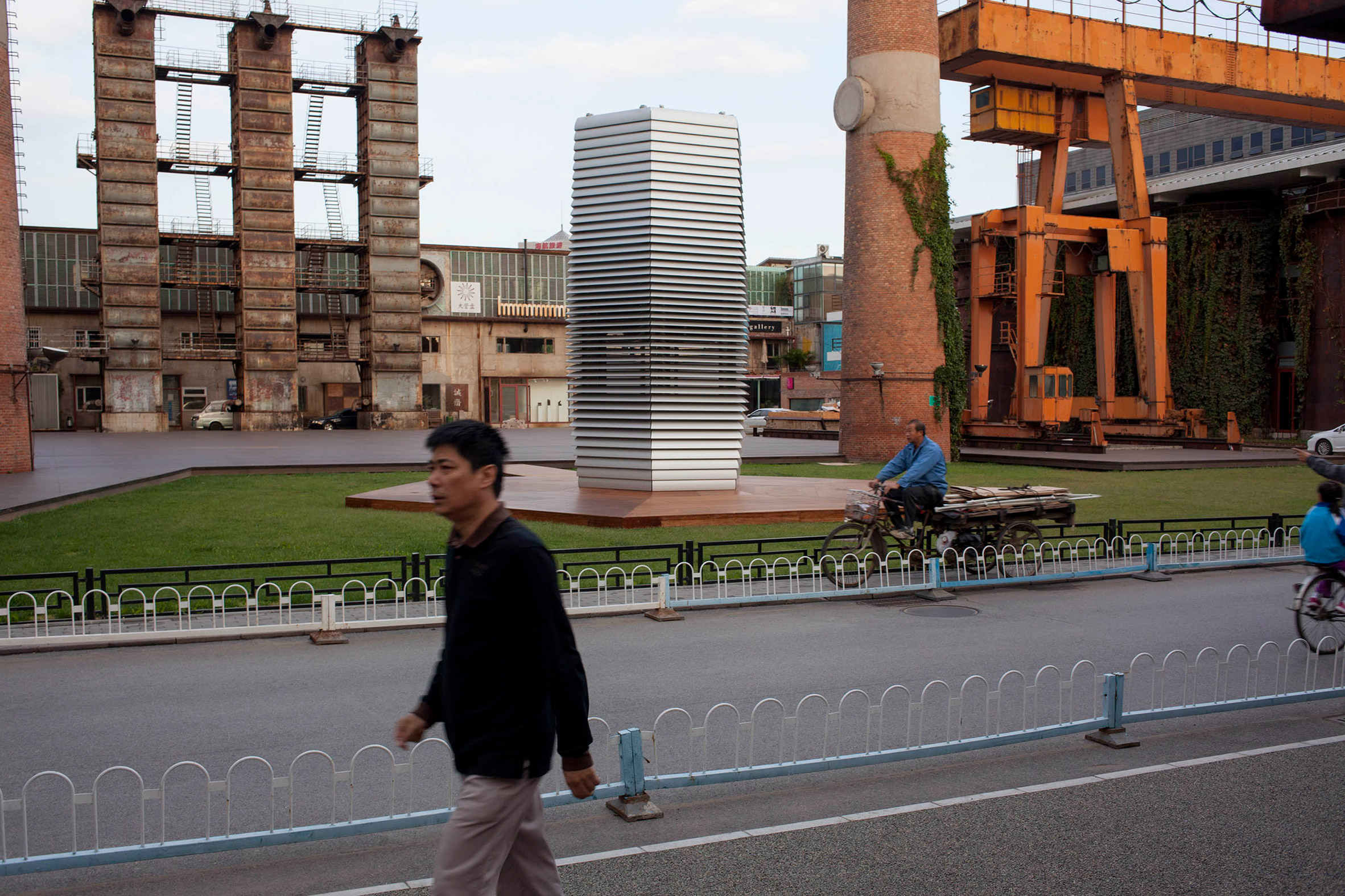 Smog free tower in Beijing 