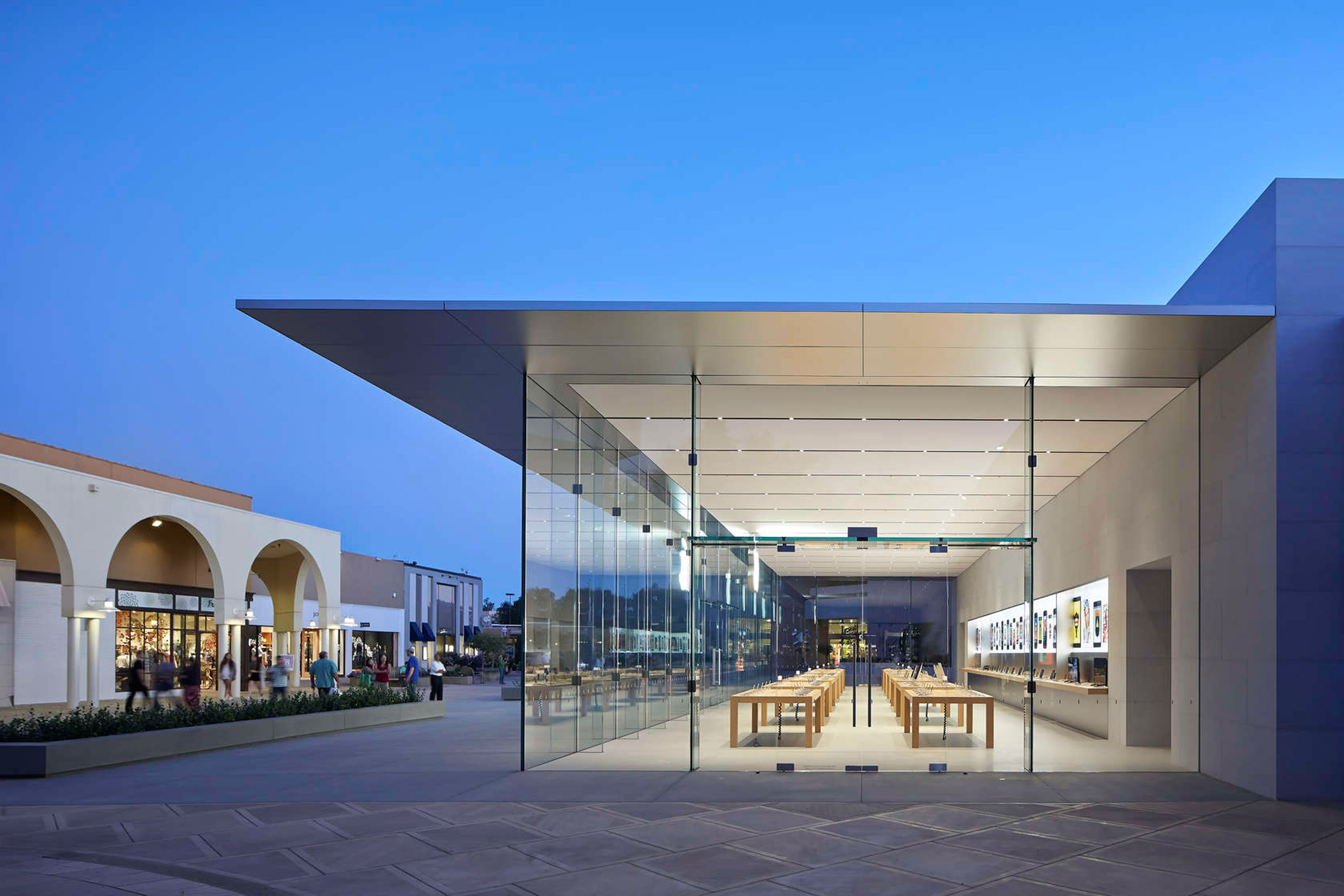 Shop Talk: Apple Store on the move at Stanford?, News