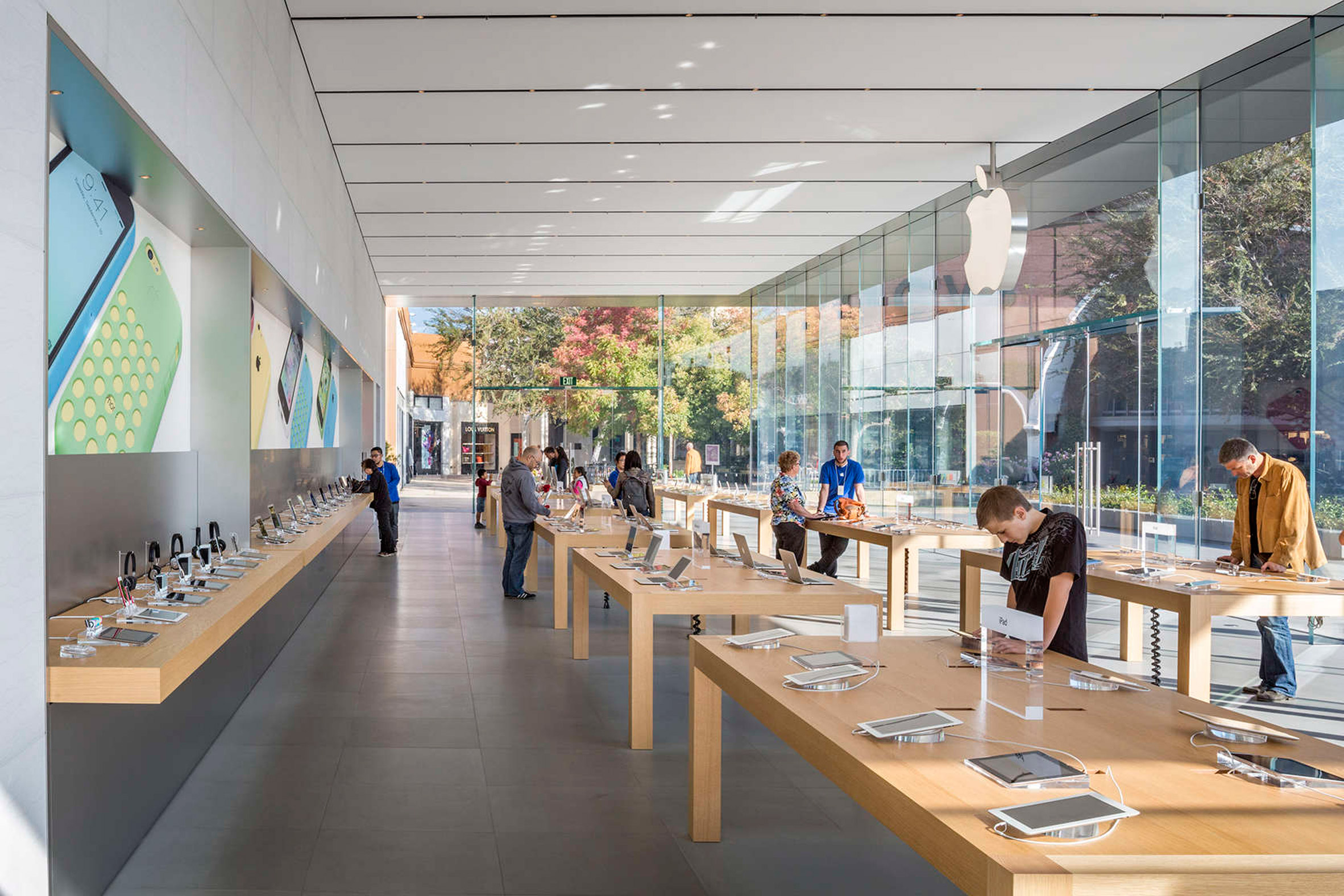 Apple store, Stanford by Bohlin Cywinski Jackson