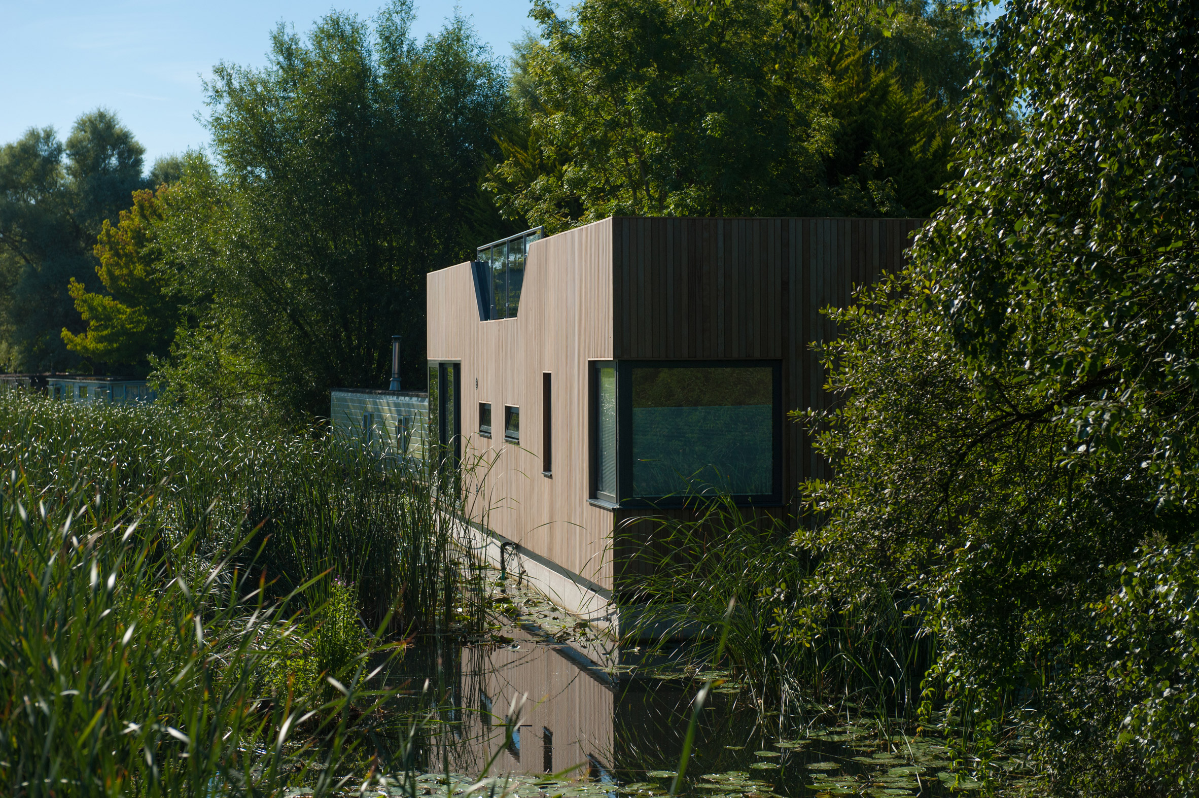 chichester-floating-home-baca-architects-architecture-uk_dezeen_2364_col_5