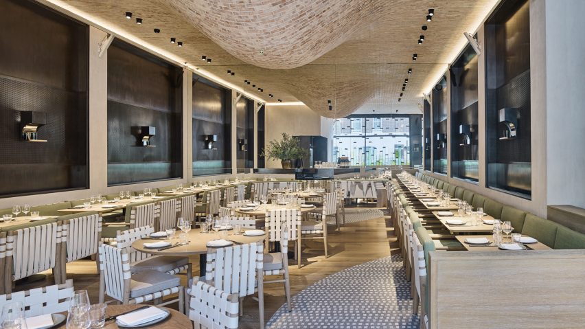 fucina-restaurant-andy-martin-architecture-interiors-london_dezeen_hero