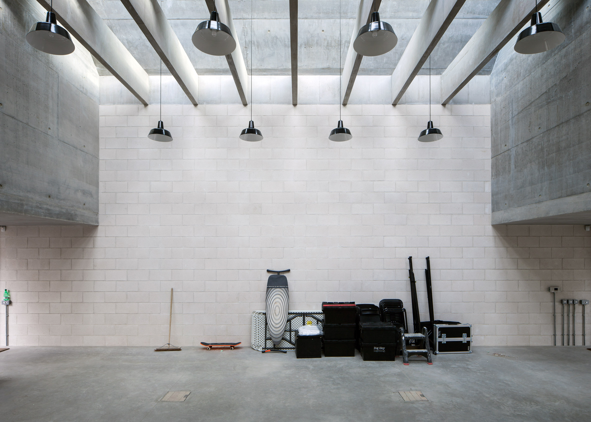 6a Architects Completes Concrete Photography Studio For Juergen Teller