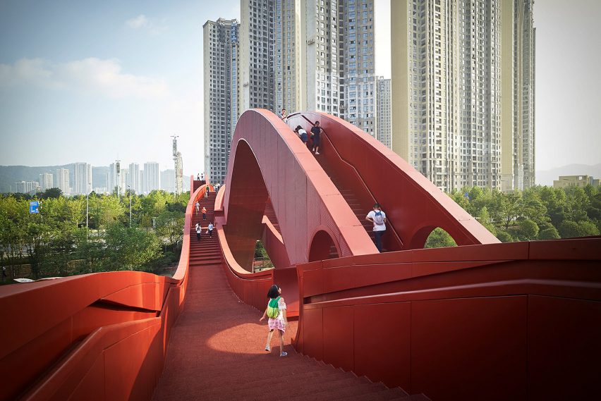 lucky-knot-pedestrian-bridge-infrastructure-design-architecture-next-architects-meixi-lake-china_dezeen_1704_col_0