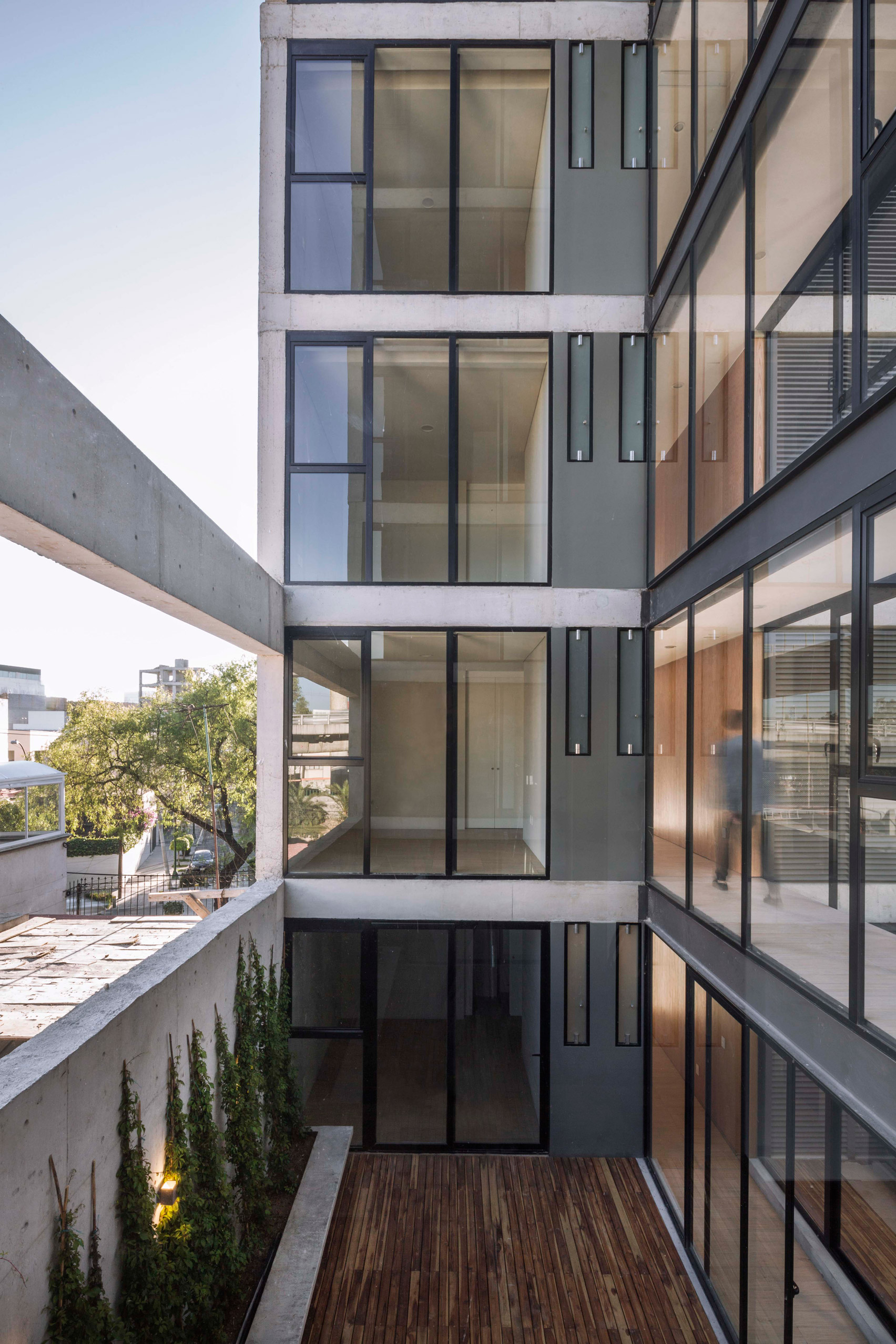 rodin-33-carlos-marin-architecture-apartments-residential-mexico-usa_dezeen_1704_col_1