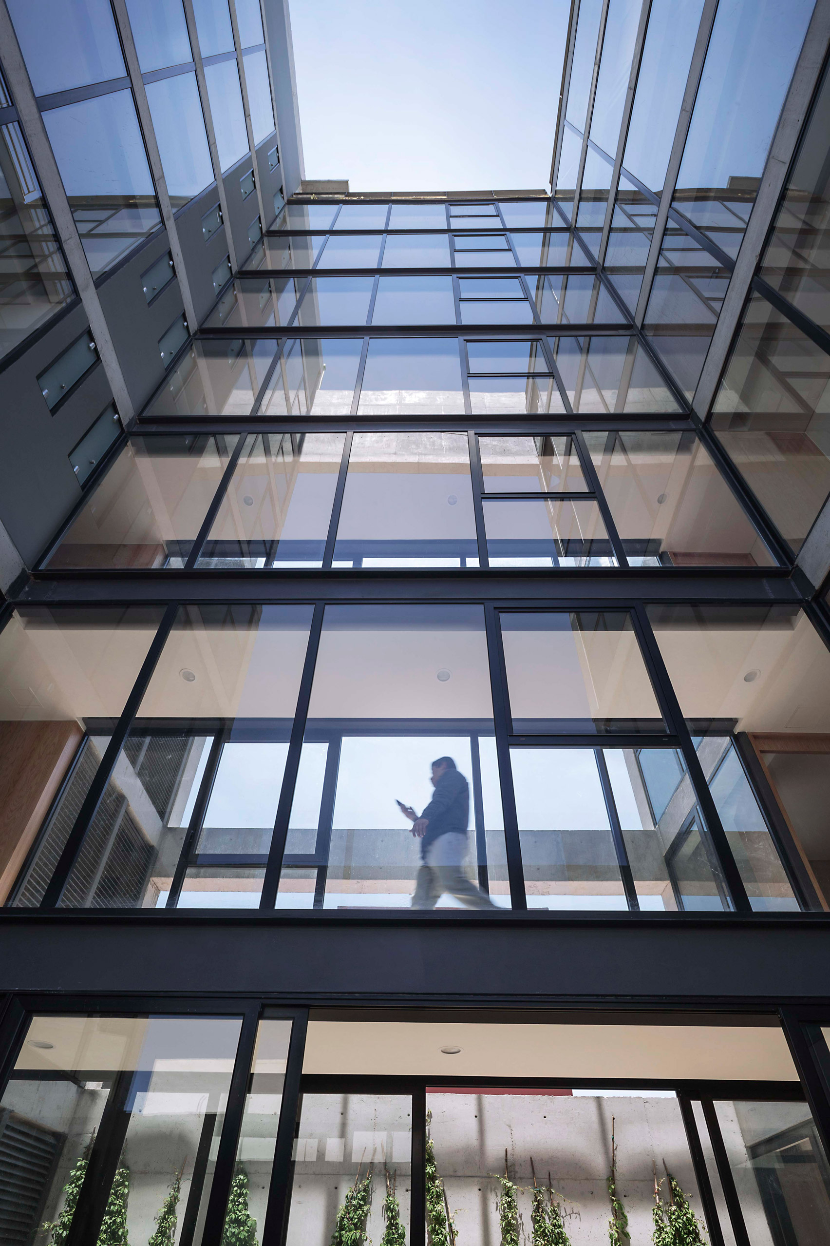 rodin-33-carlos-marin-architecture-apartments-residential-mexico-usa_dezeen_1704_col_5