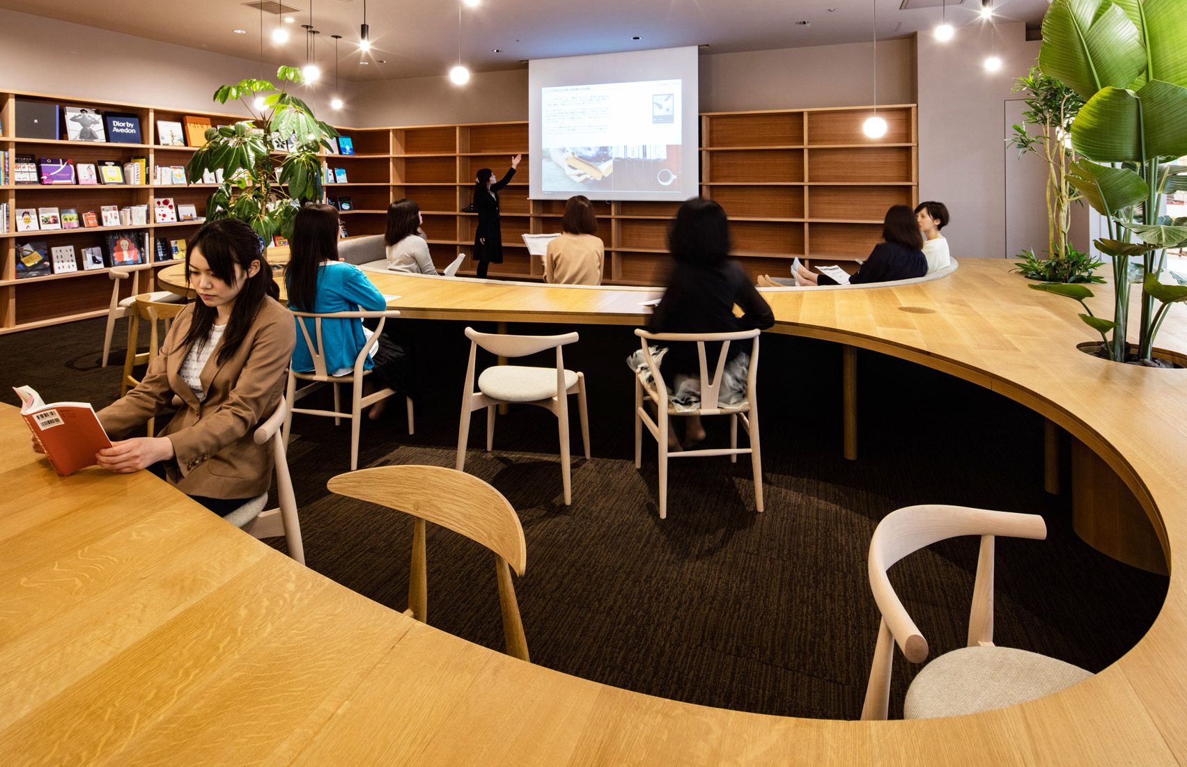 wil-womans-inspiration-library-japan-masa-architects-interiors_dezeen_1704_col_1