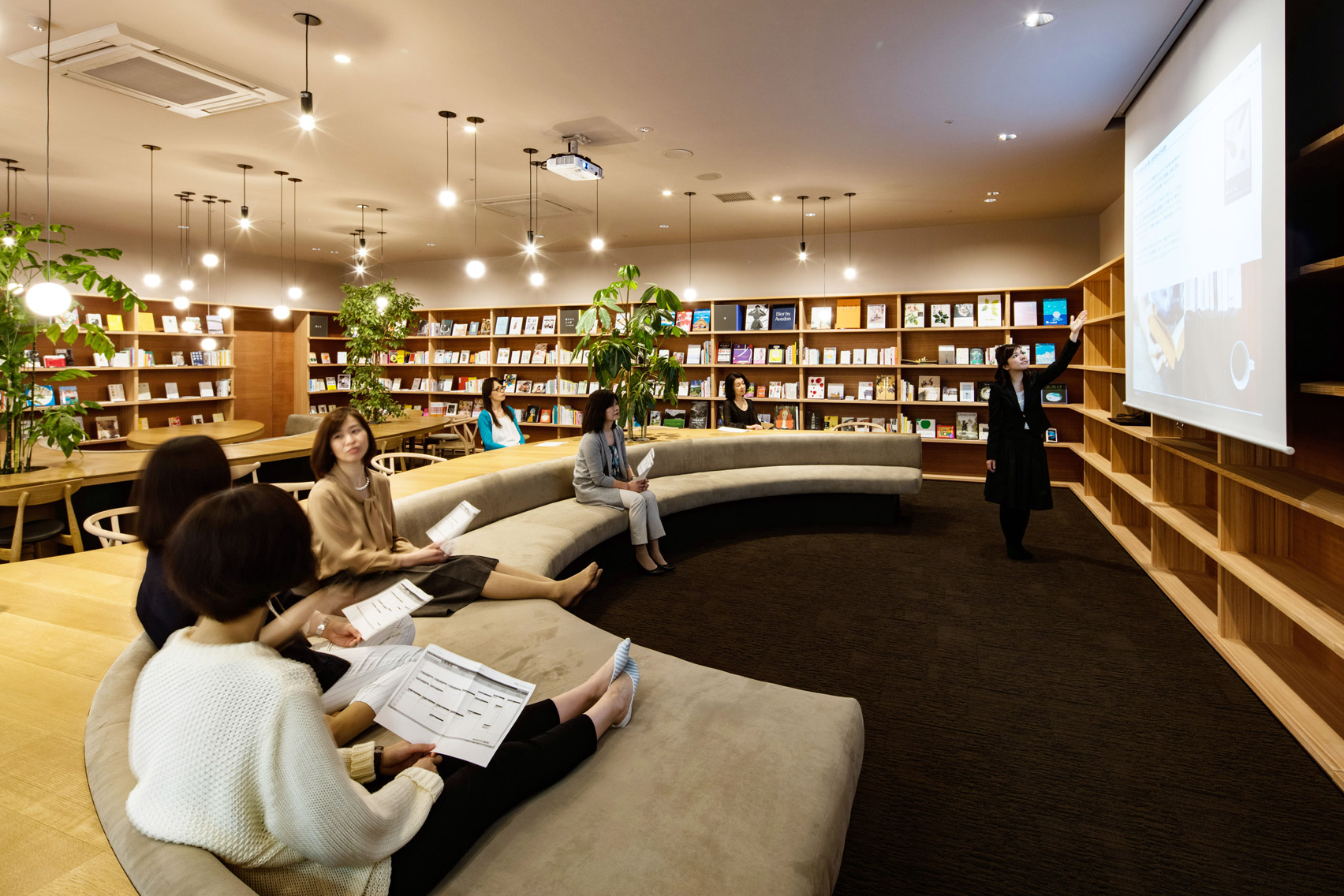wil-womans-inspiration-library-japan-masa-architects-interiors_dezeen_1704_col_4