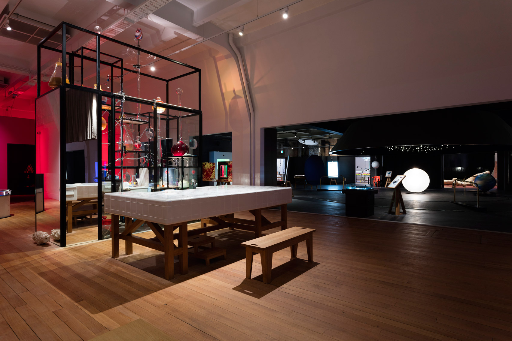wonderlab-exhibition-interiors-design-science-museum-london-uk_dezeen_1704_col_3