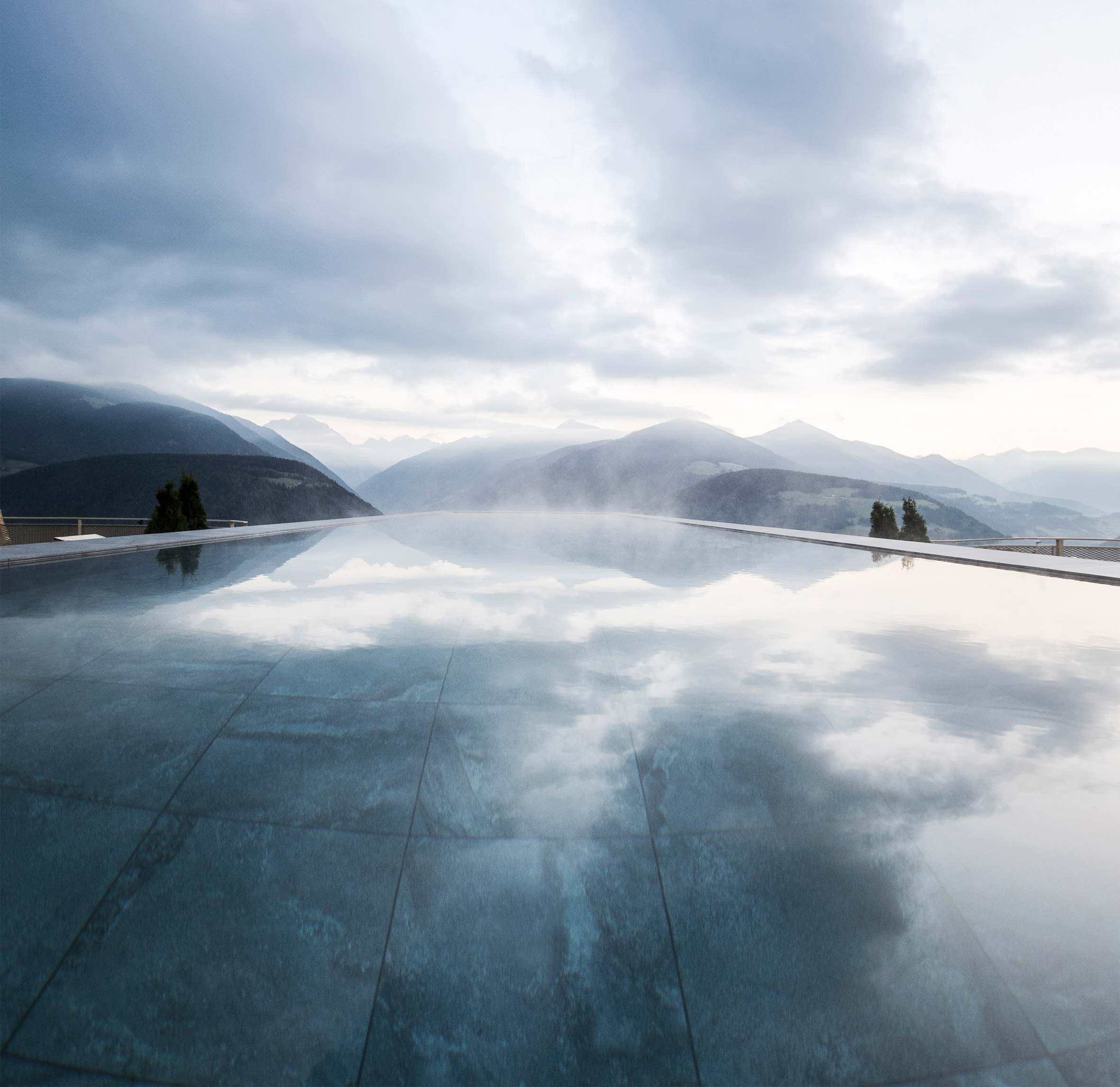 Cantilevering sky pool by noa