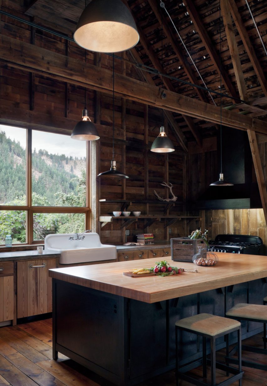 Canyon Barn by MW Works