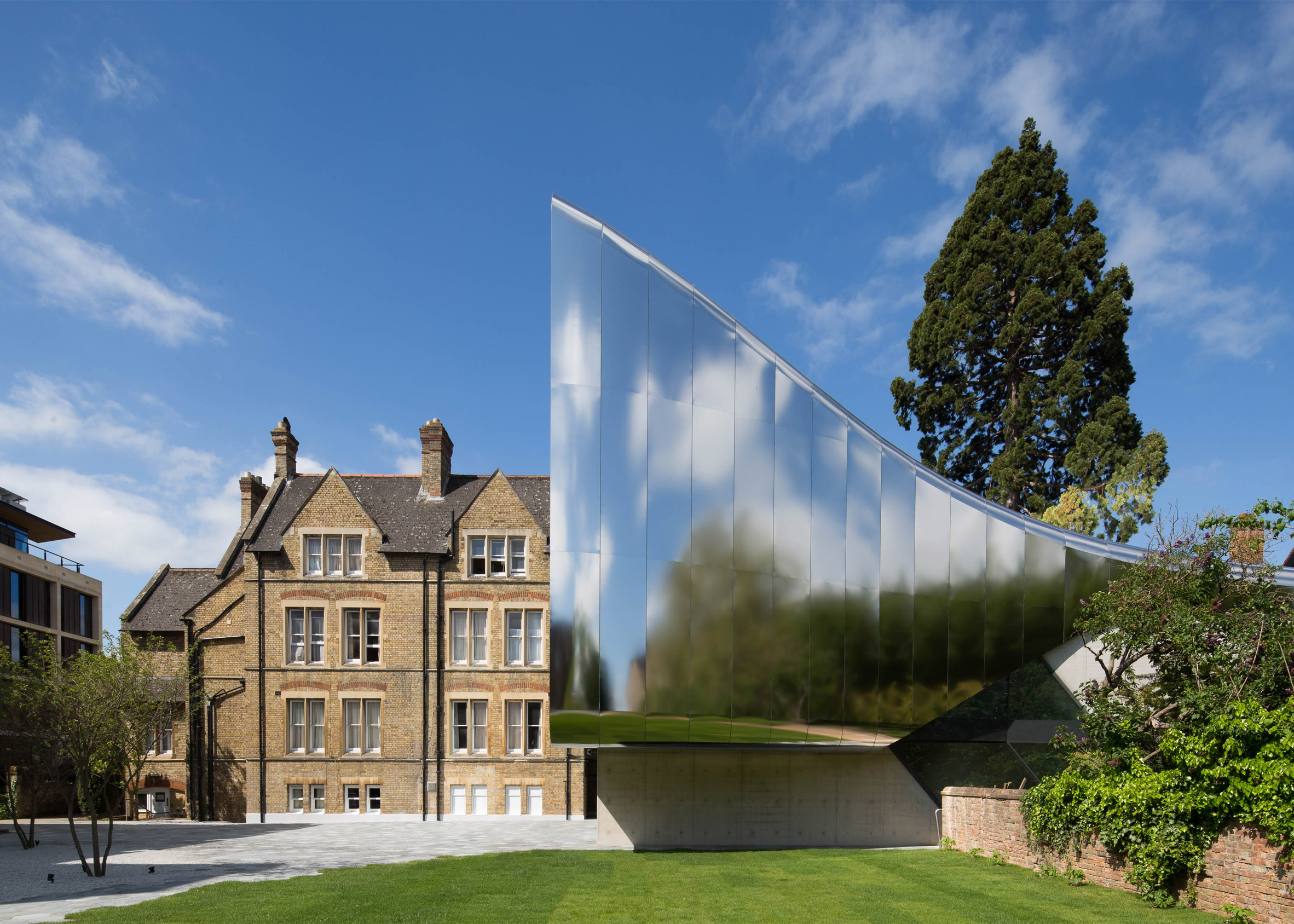 higher-educationr-research-investcorp-building-oxford-university-middle-ast-centre-st-antony-college-oxford-united-kingdom-zaha-hadid-architects-world-architecture-festival_dezeen_2364_ss_0