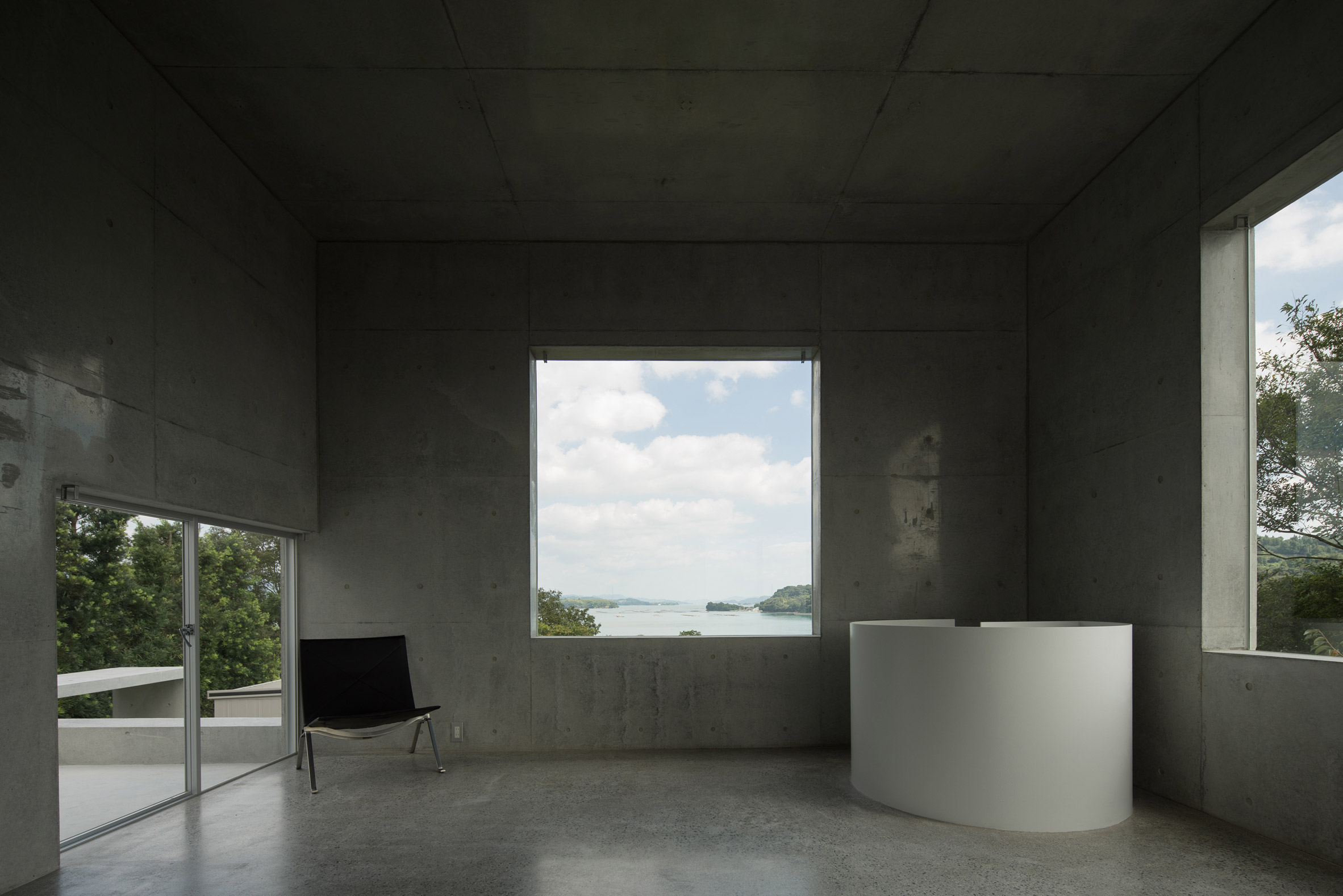 house-akitsu-kazunori-fujimoto-architect-associates-japan-architecture-concrete_dezeen_2364_col_2