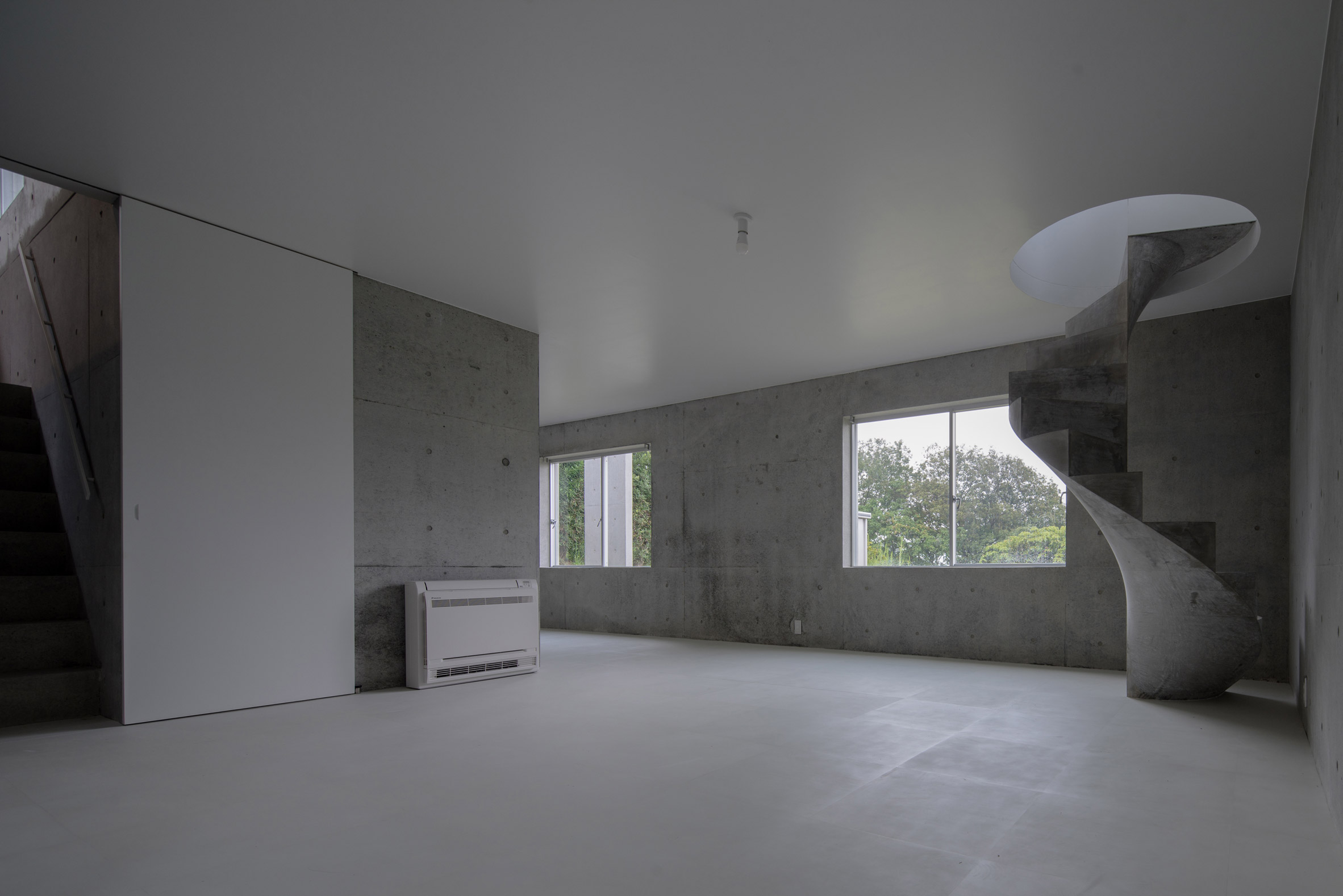 house-akitsu-kazunori-fujimoto-architect-associates-japan-architecture-concrete_dezeen_2364_col_8