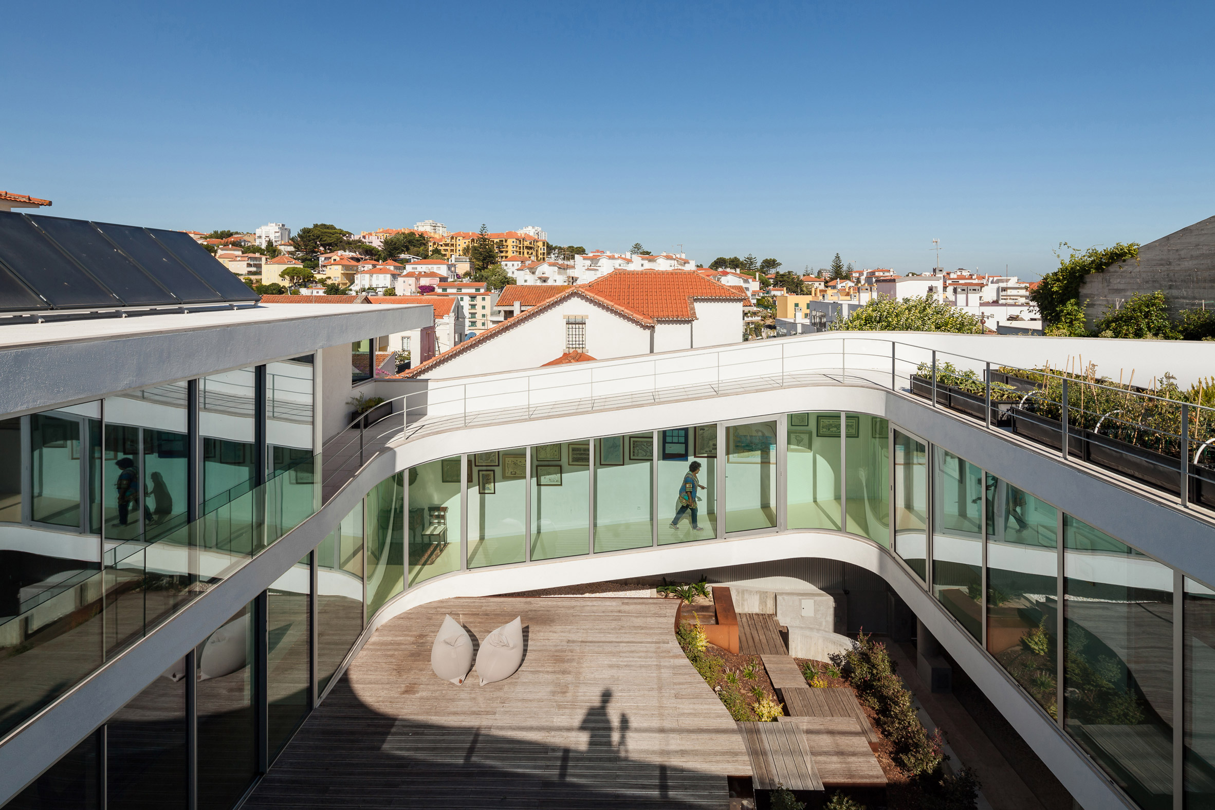 house-estoril-antonio-costa-lima-residential-architecture-portugal_dezeen_2364_col_13
