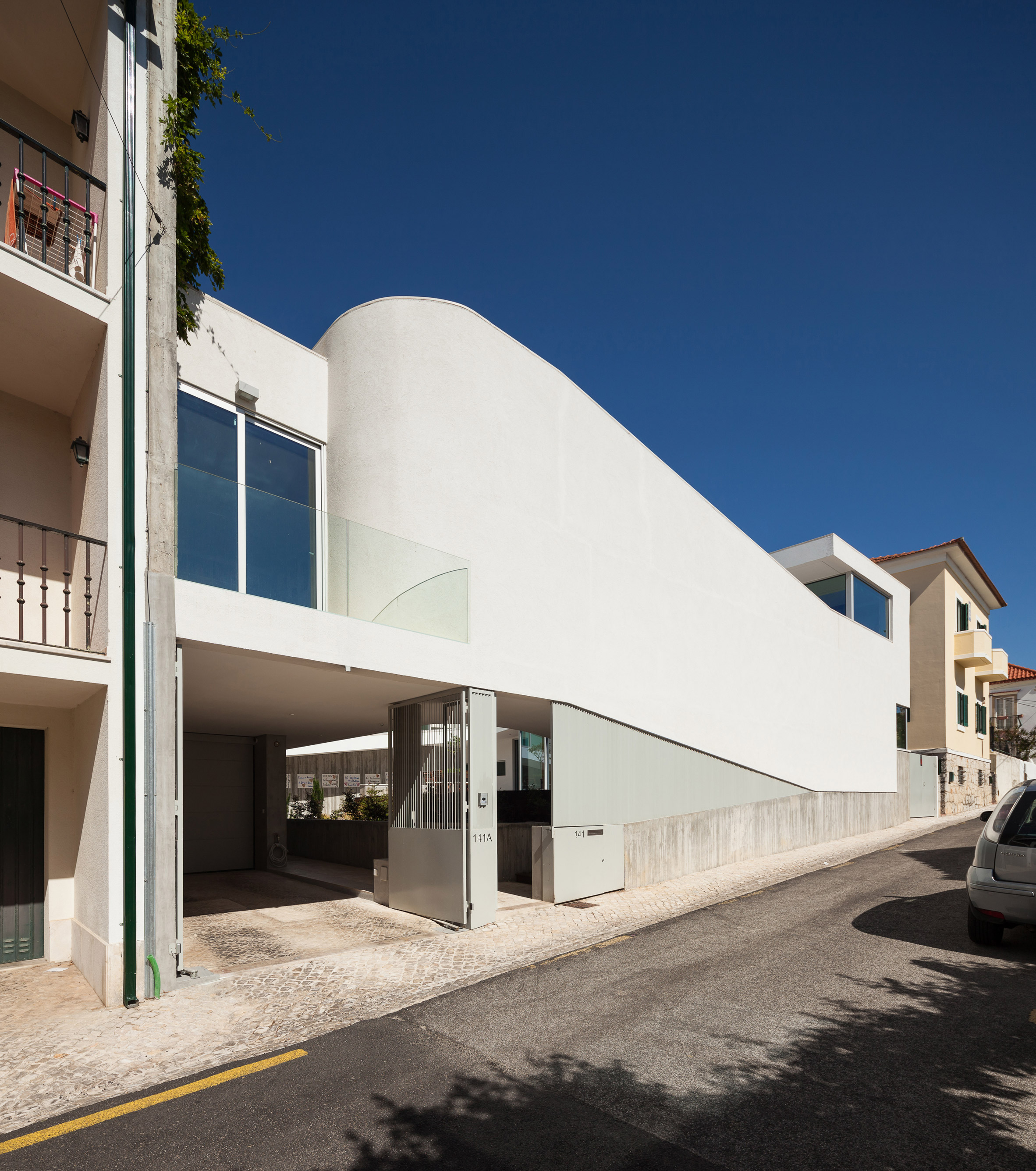 house-estoril-antonio-costa-lima-residential-architecture-portugal_dezeen_2364_col_17