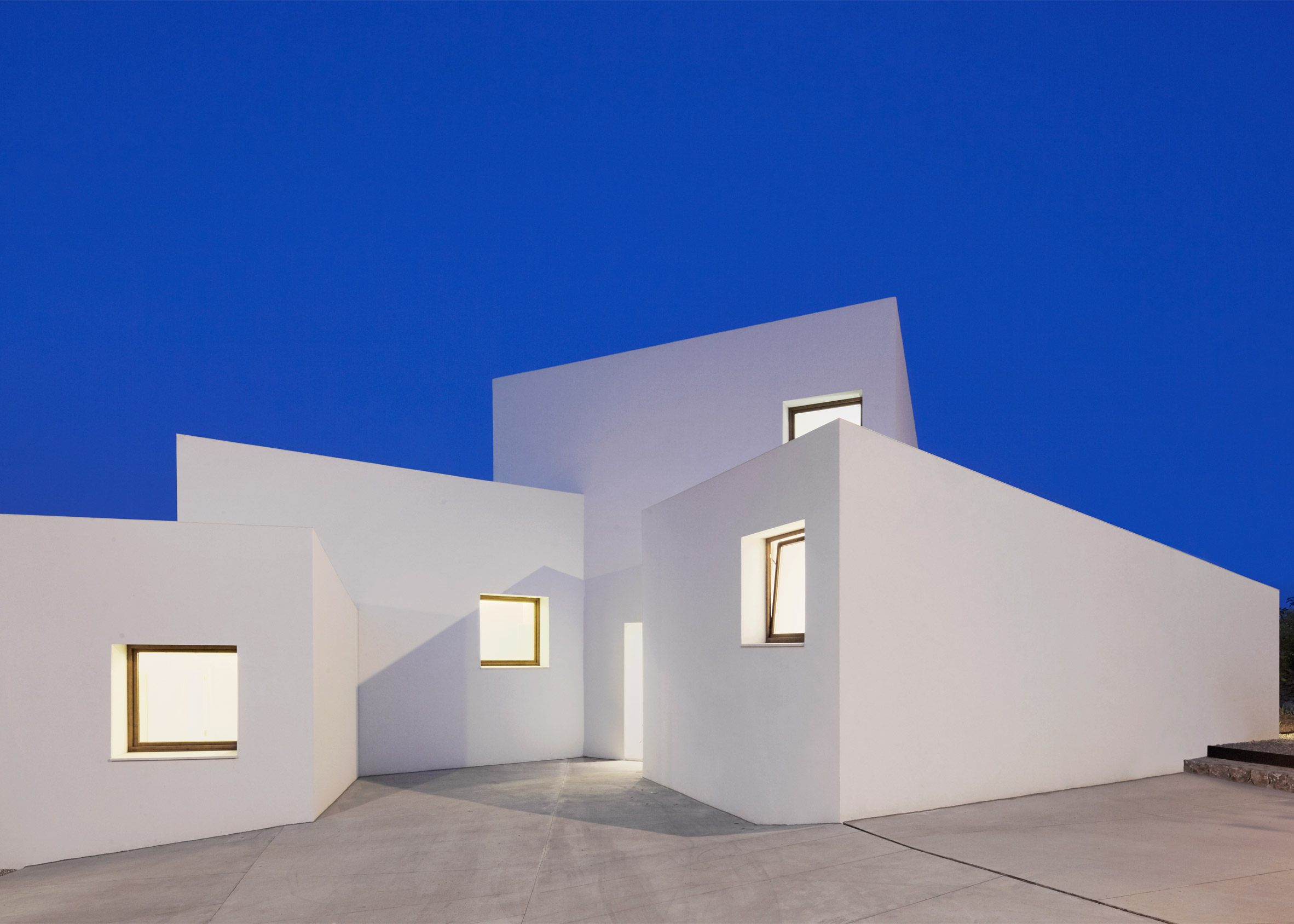 house-house-mm-oh-lab-world-architecture-festival_dezeen_2364_ss_0