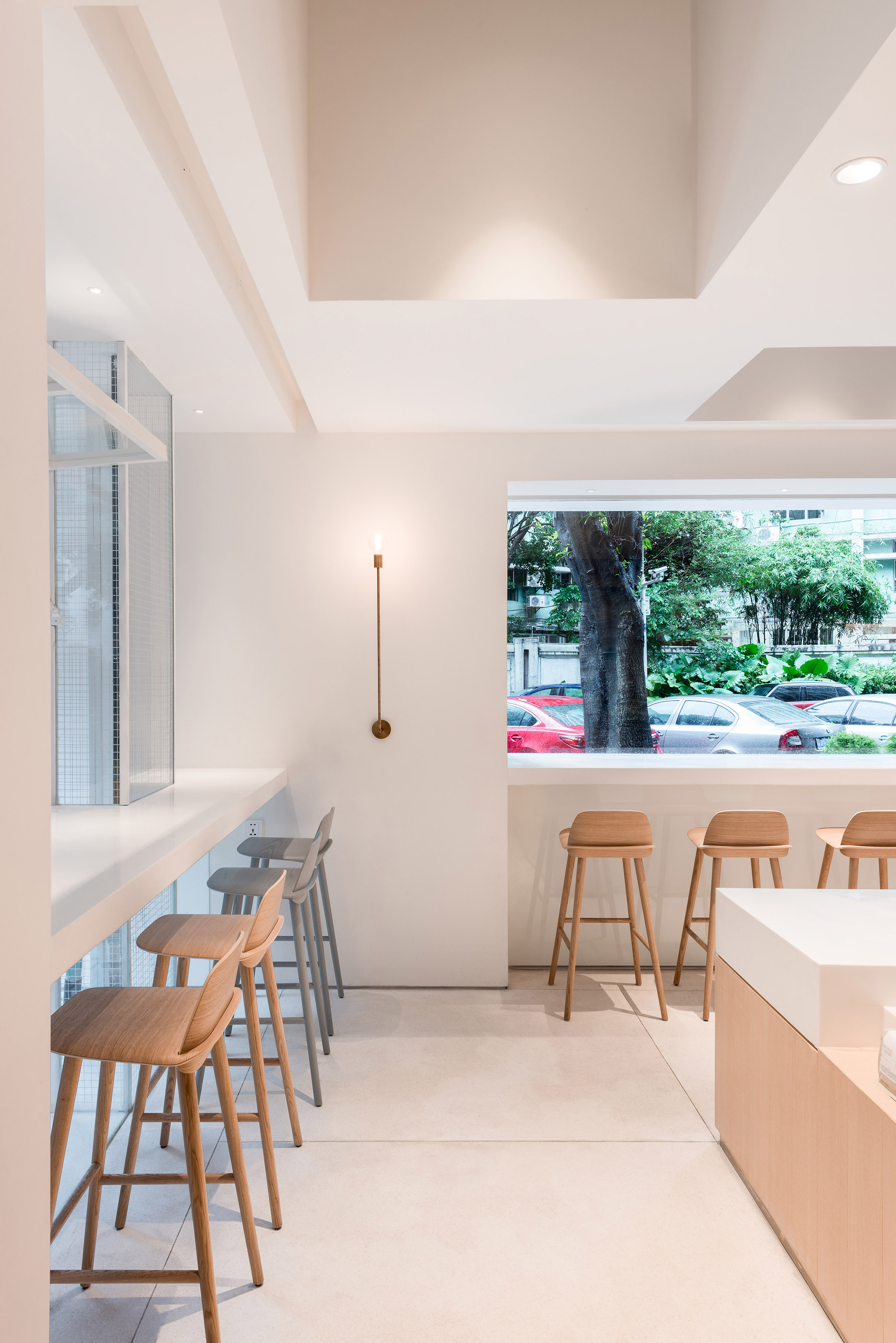 in-and-between-boxes-lukstudio-interiors-atelier-peter-fong-offices-china_dezeen_2364_col_8