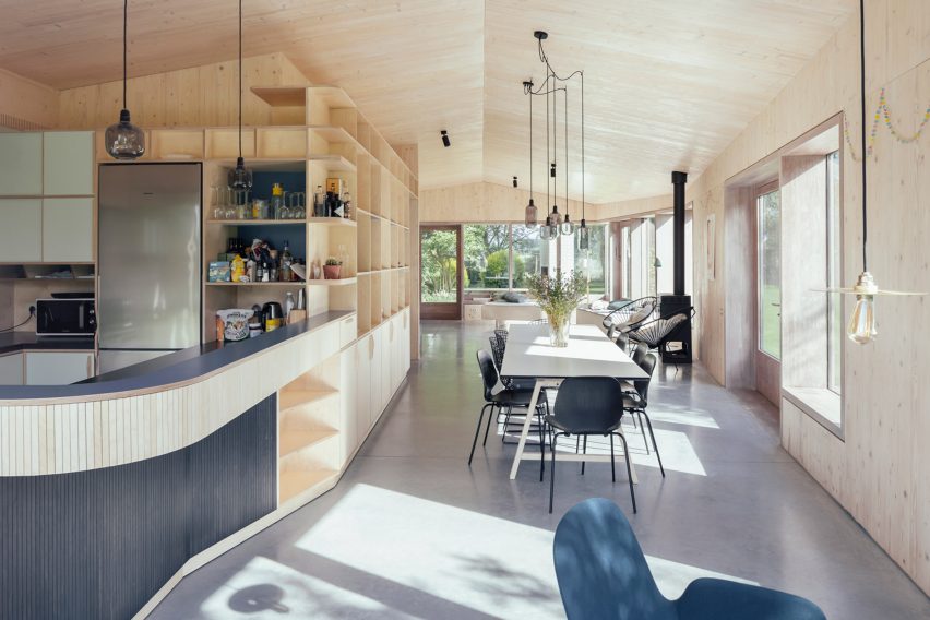 Murmuur Architecten creates timber and tile holiday home in rural Belgium